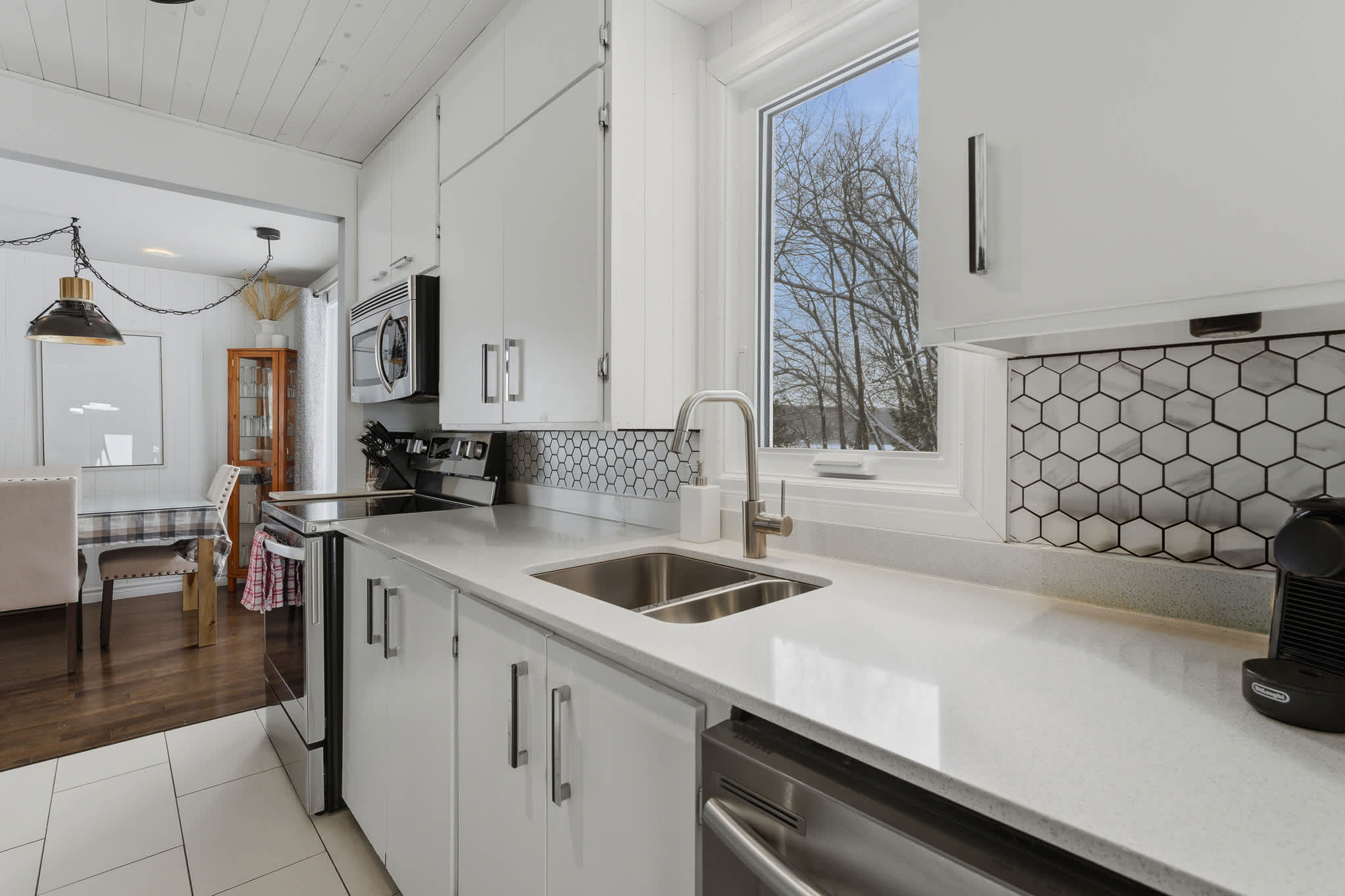 Beautiful Chalet Magog - Photo 13