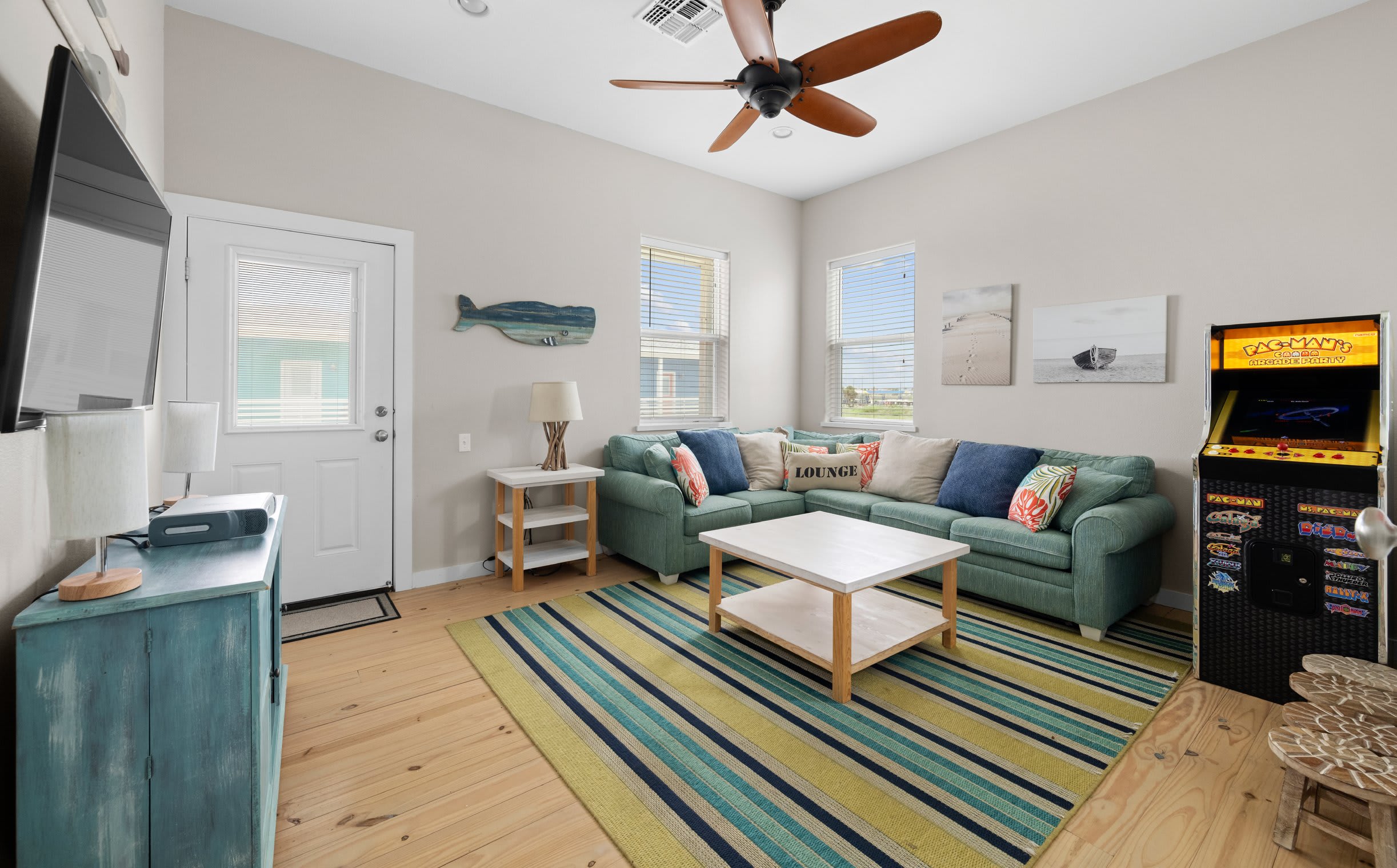Great for Families, 4br! - Lemon Chill