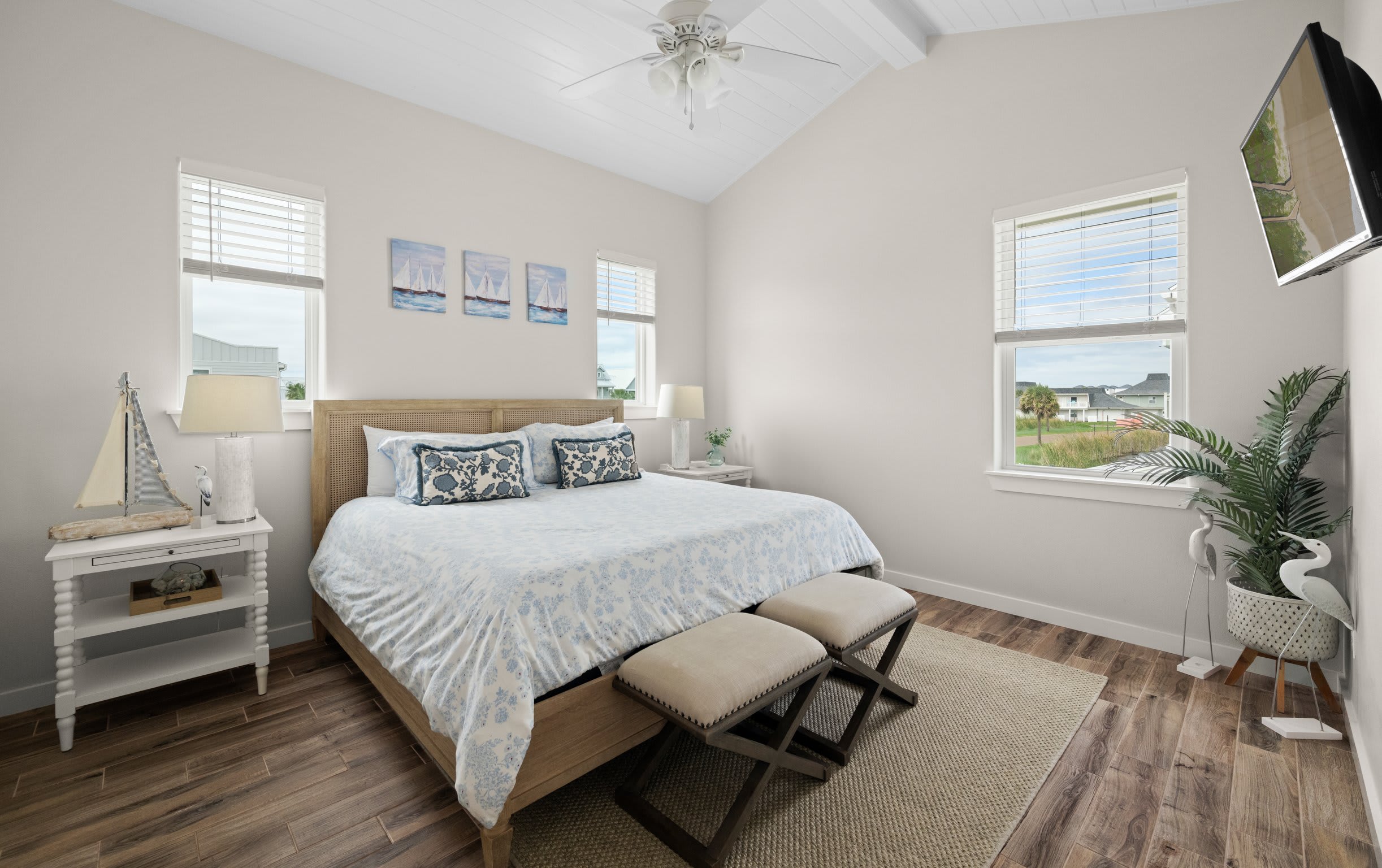 Pool, Views & Beach Boardwalk - Sunny Side Up
