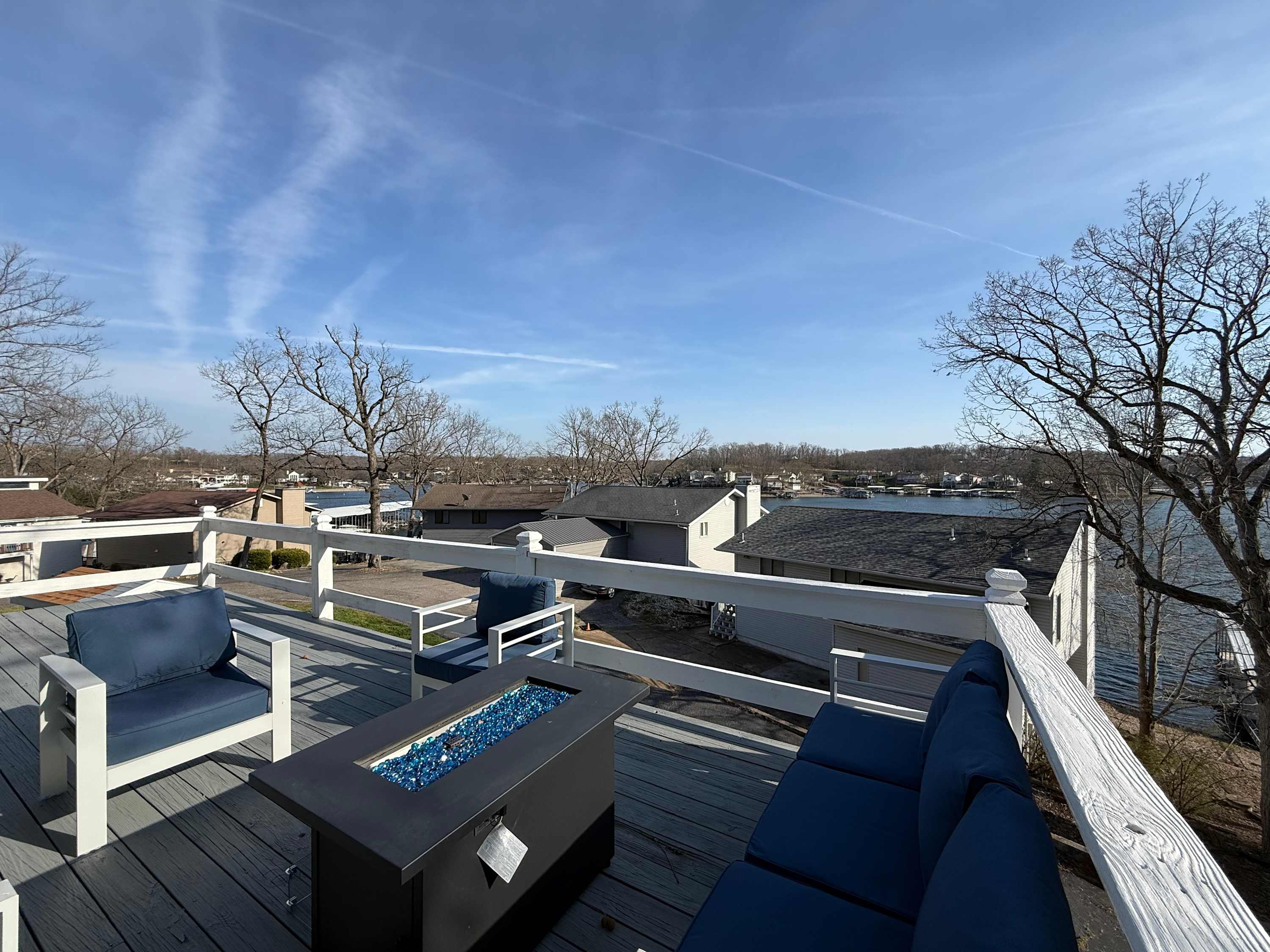 Where lake breezes meet relaxation