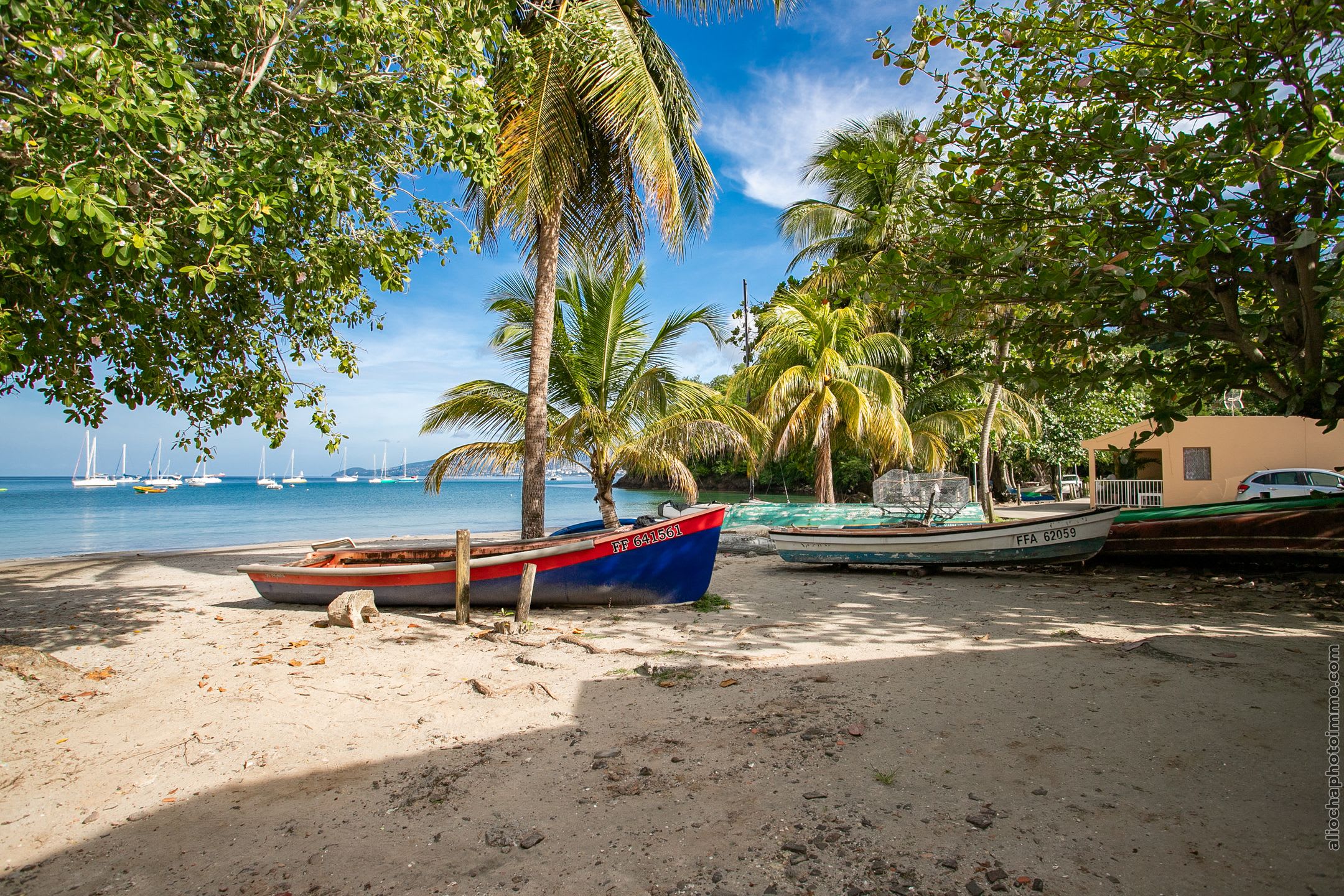 2BR Apartment Planteur - Beachfront 4