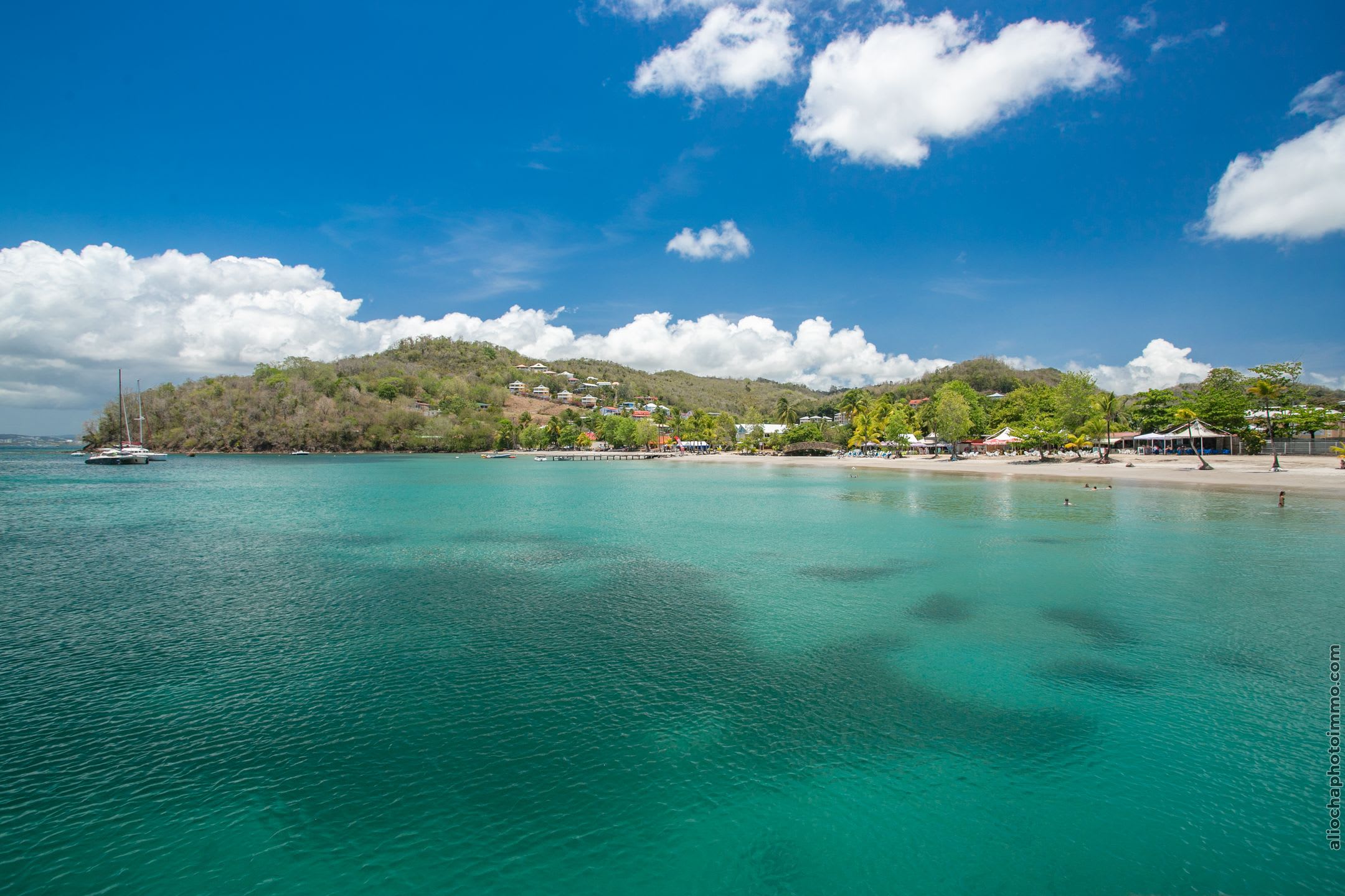 2BR Apartment Planteur - Beachfront 2