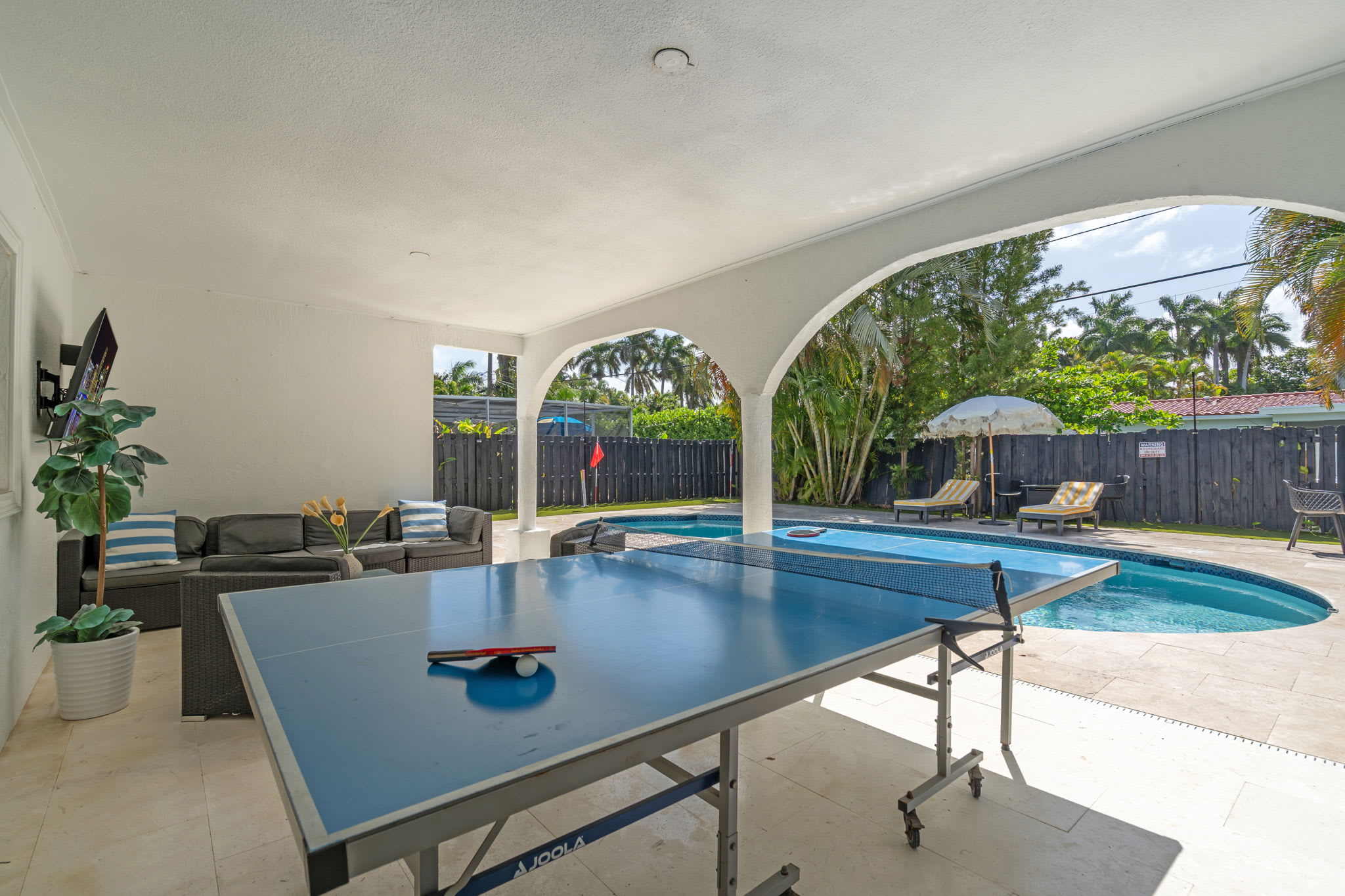 5 Bedroom Villa Heated Pool with Game Room, 5 Minutes to  Ocean