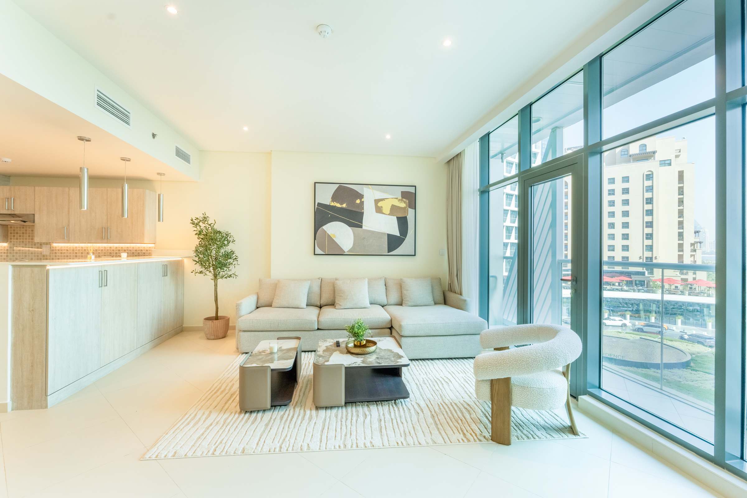 Palm Jumeirah Beachfront: 3BR Oasis with Pool! - Image 2