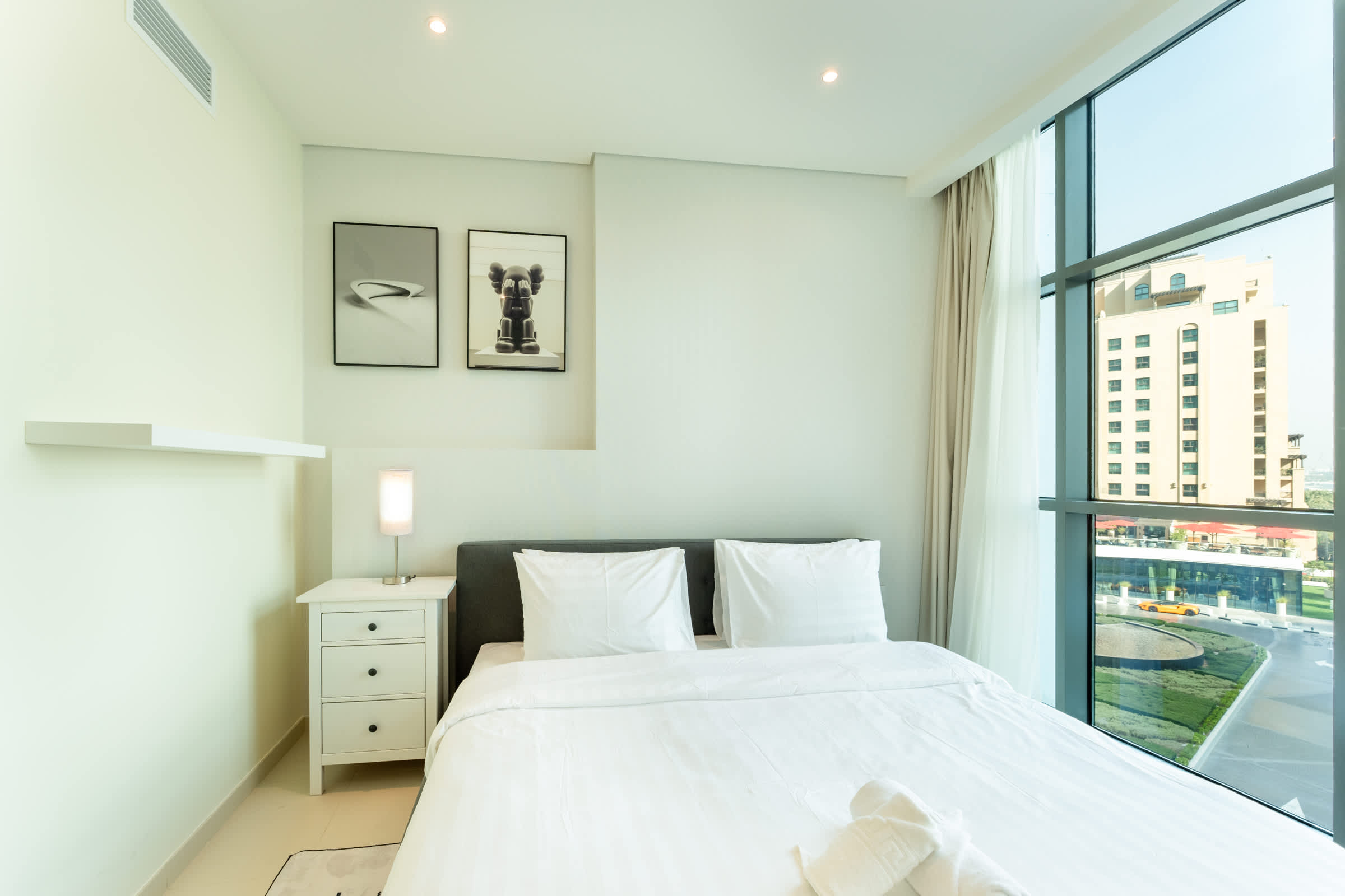 Palm Jumeirah Beachfront: 3BR Oasis with Pool! - Image 14