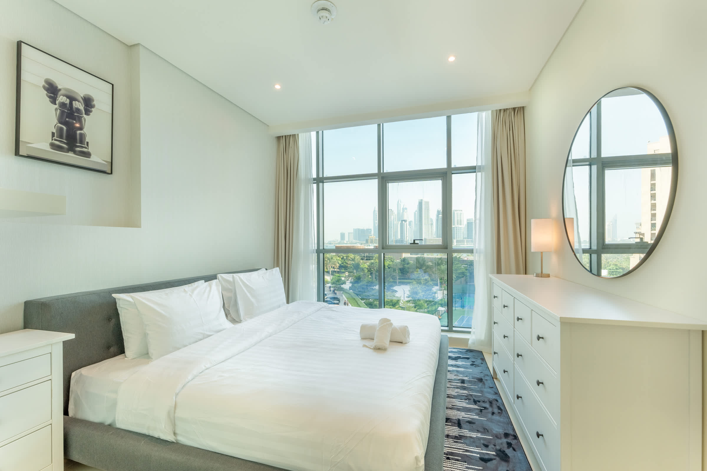 Palm Jumeirah Beachfront: 3BR Oasis with Pool! - Image 16