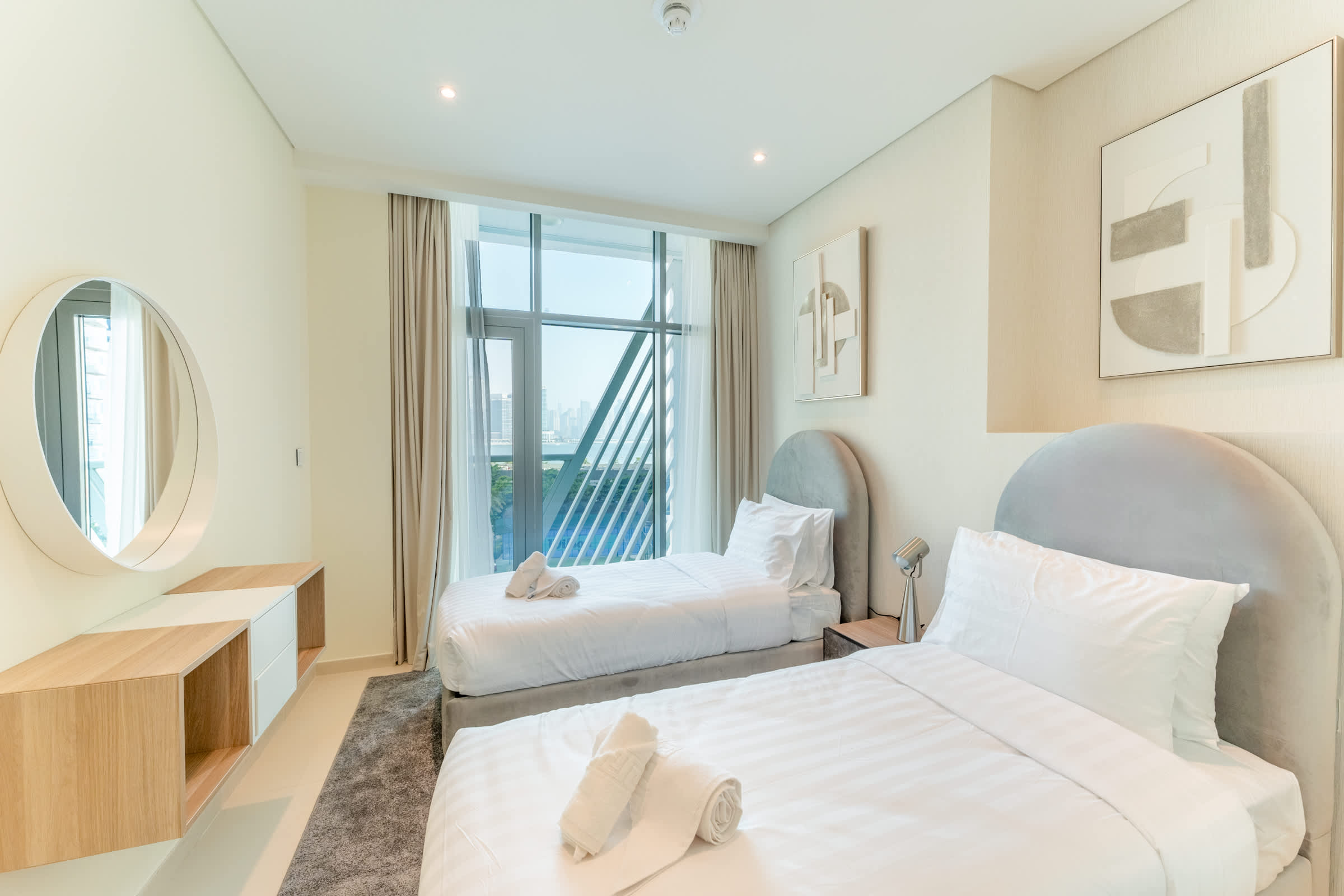 Palm Jumeirah Beachfront: 3BR Oasis with Pool! - Image 30
