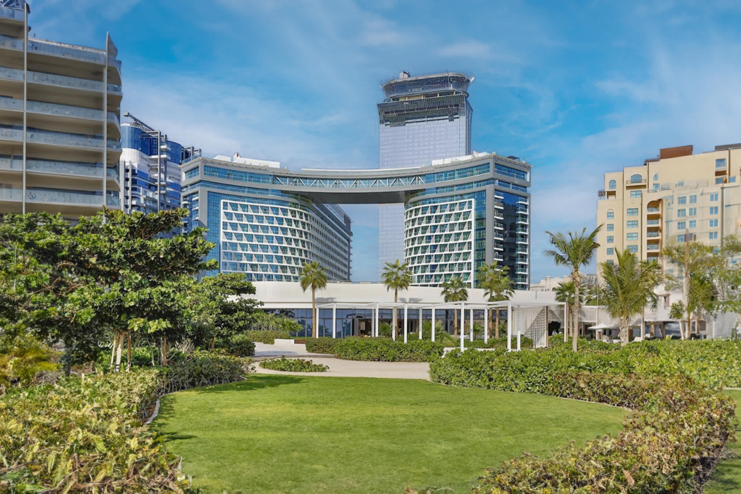 Palm Jumeirah Beachfront: 3BR Oasis with Pool! - Image 37