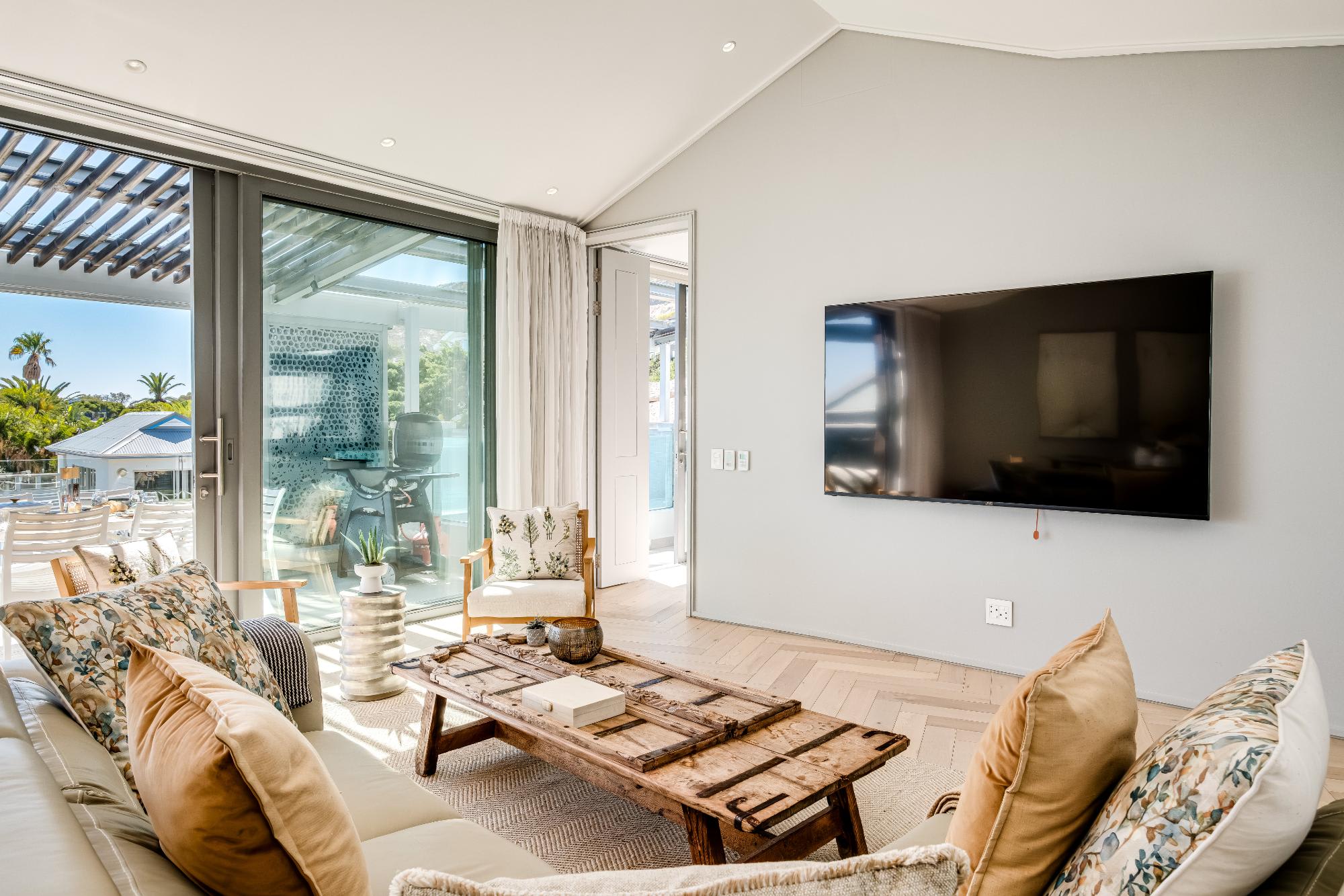 4 Bed Coastal Retreat W Pool Views Llandudno Sands 9