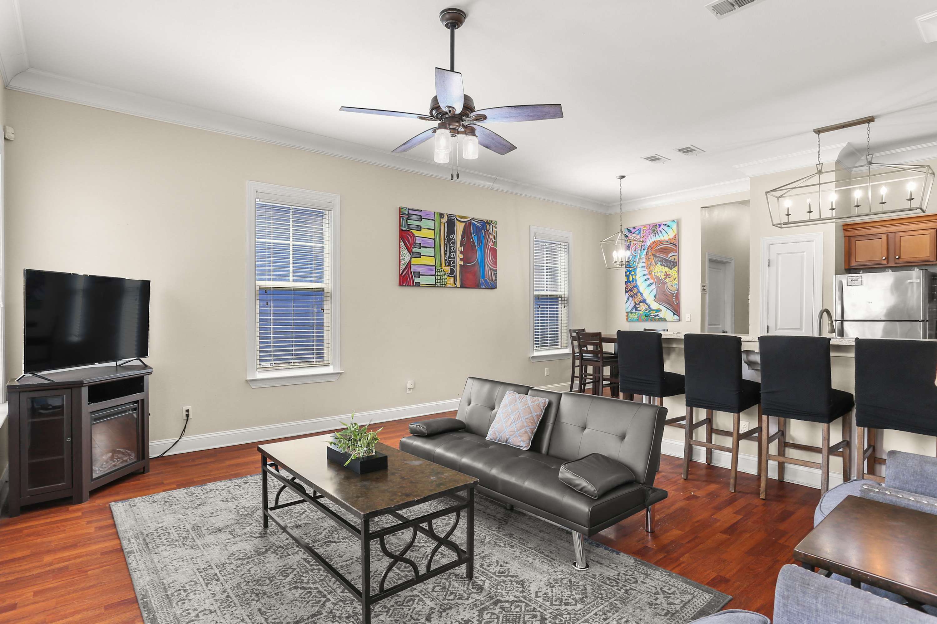 3br Home W/ Off Street Parking Near French Quarter - New Orleans, LA