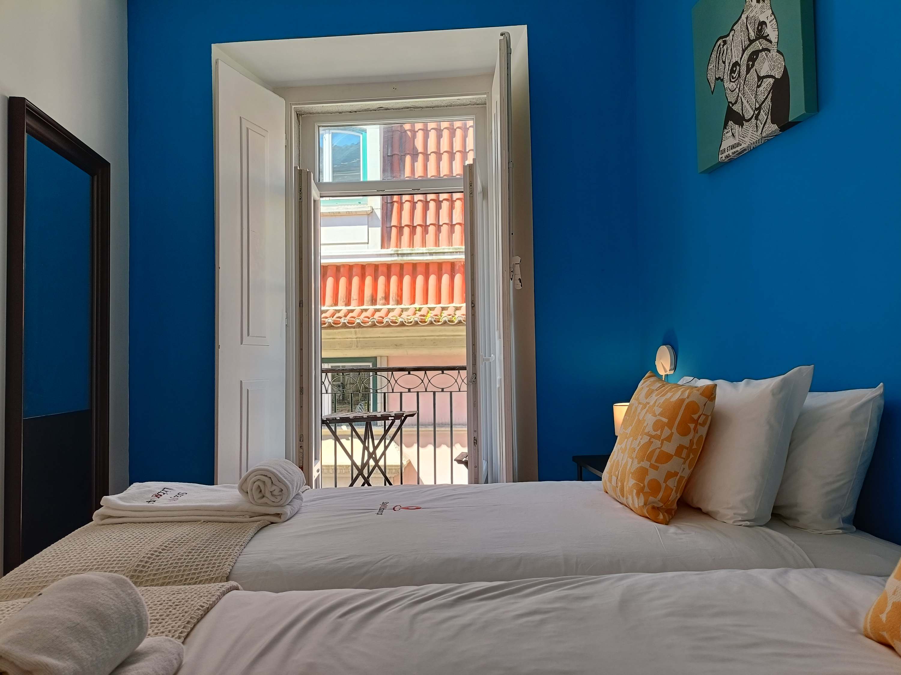 Chiado 4BR | A/C, Balcony, Parking & Monuments - Picture 12