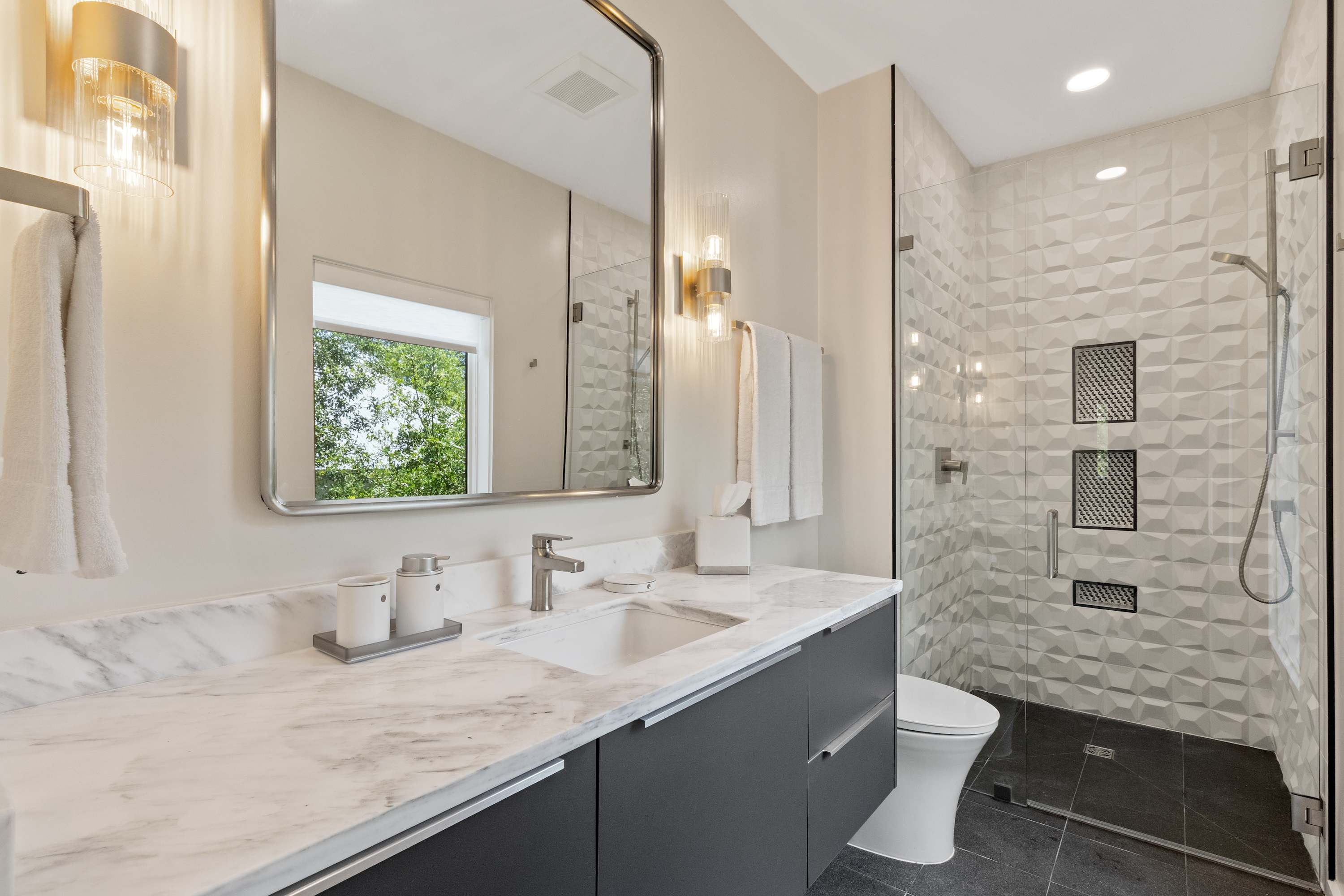 Ebb & Flow | Luxe Beach Access Hot Tub Guest Suite