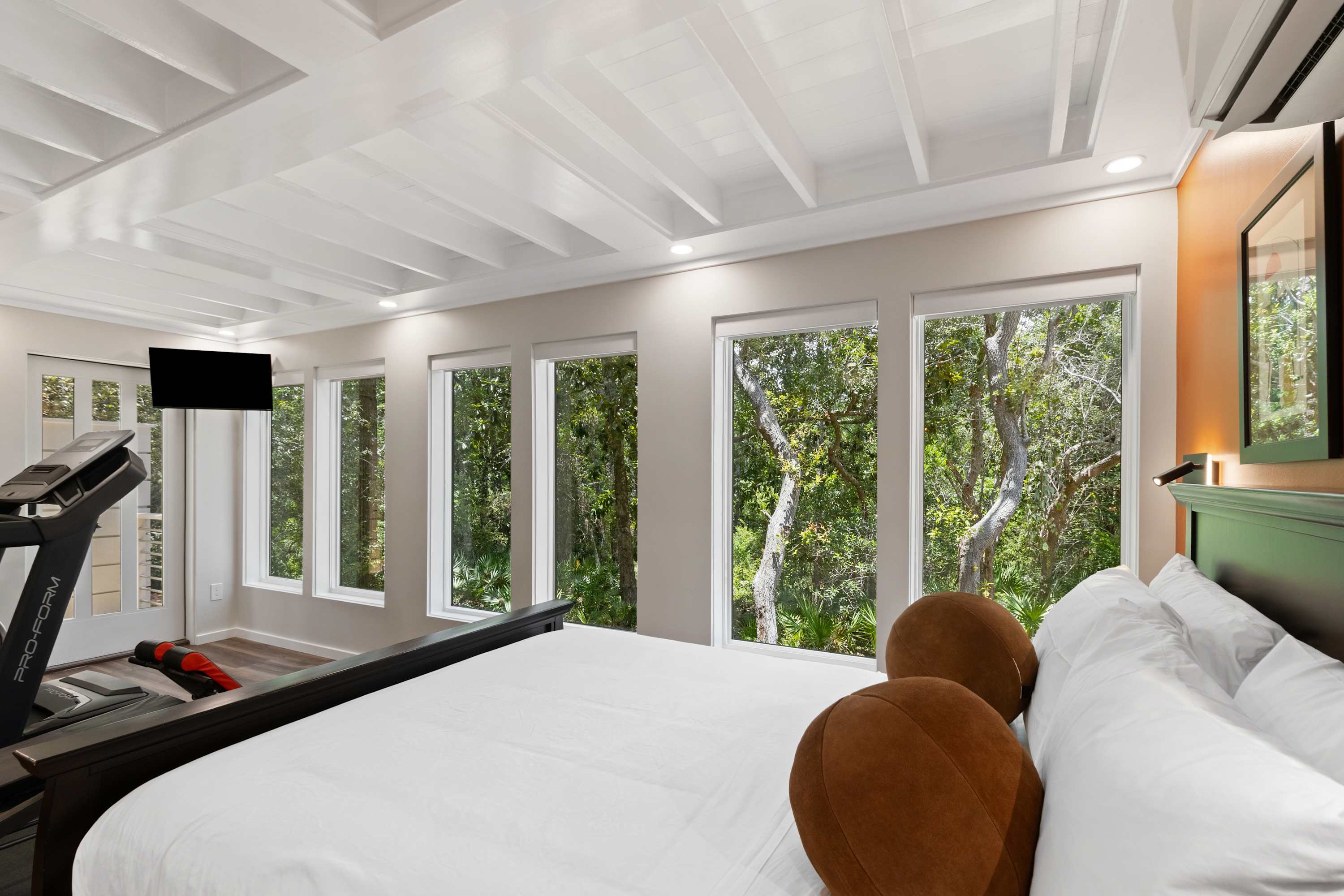 Ebb & Flow | Luxe Beach Access Hot Tub Guest Suite