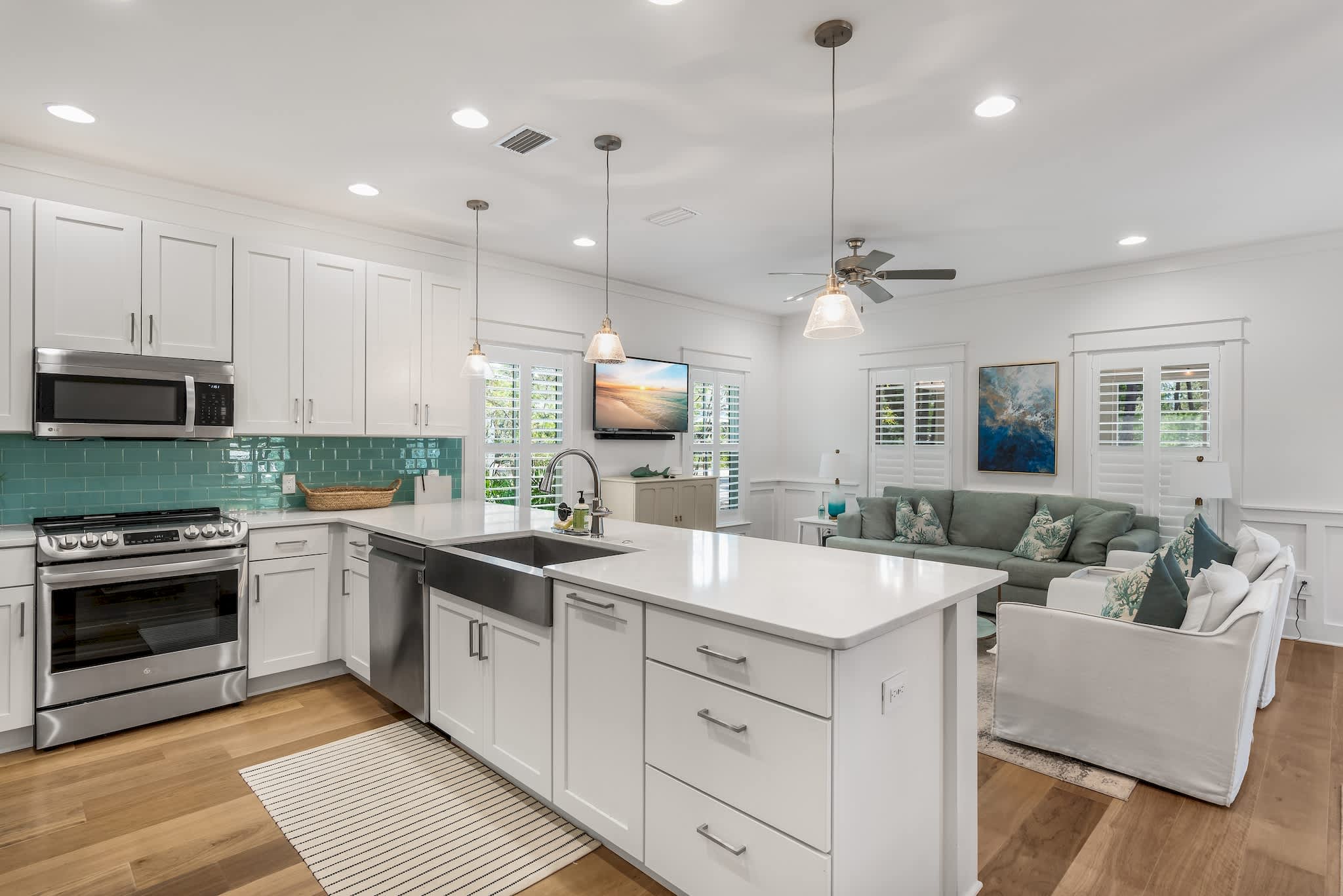 Southern Tides 4BR/4.5BA | Sleeps 14 | Golf Cart