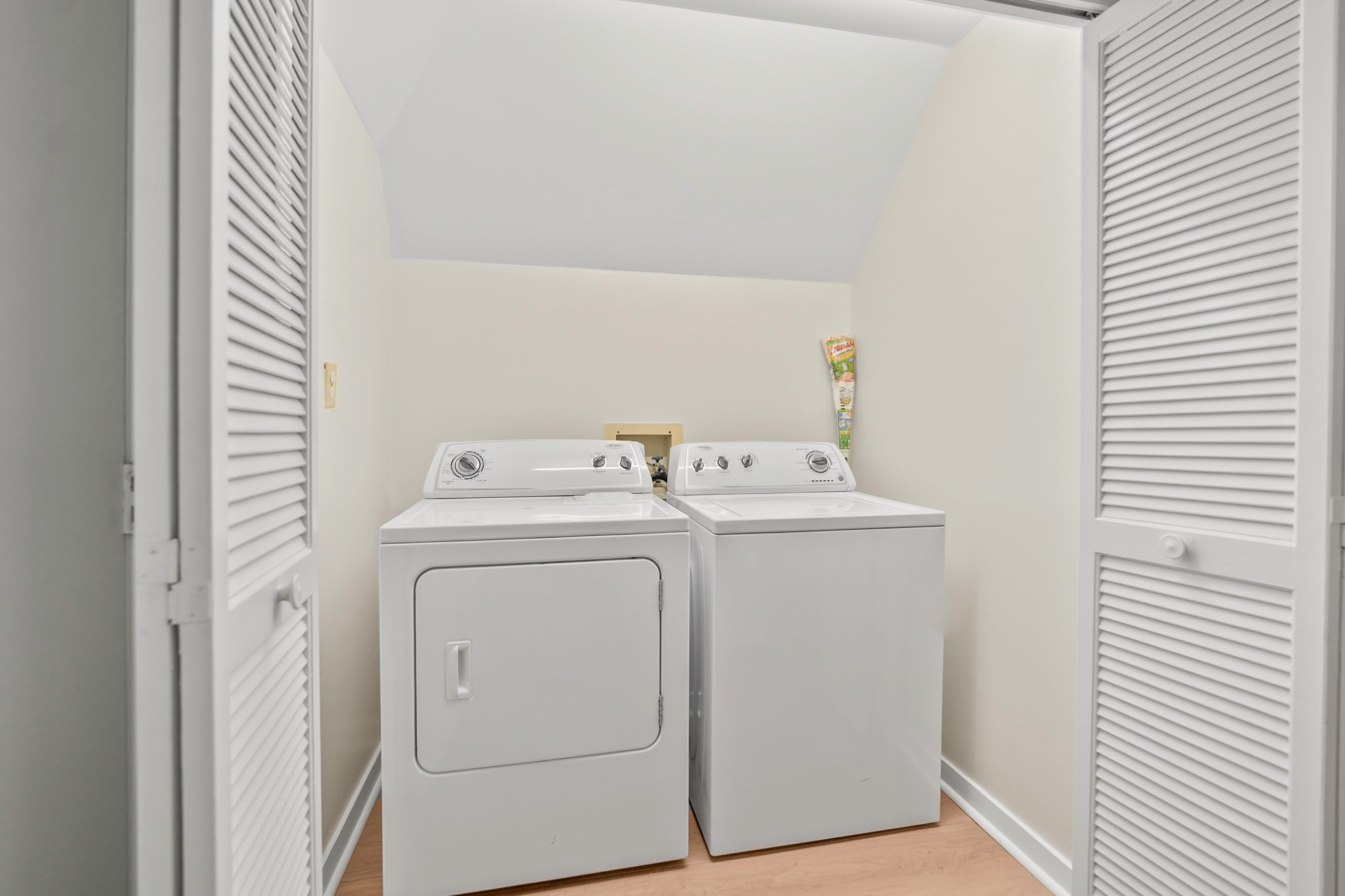 627 Newhaven | Photo 45