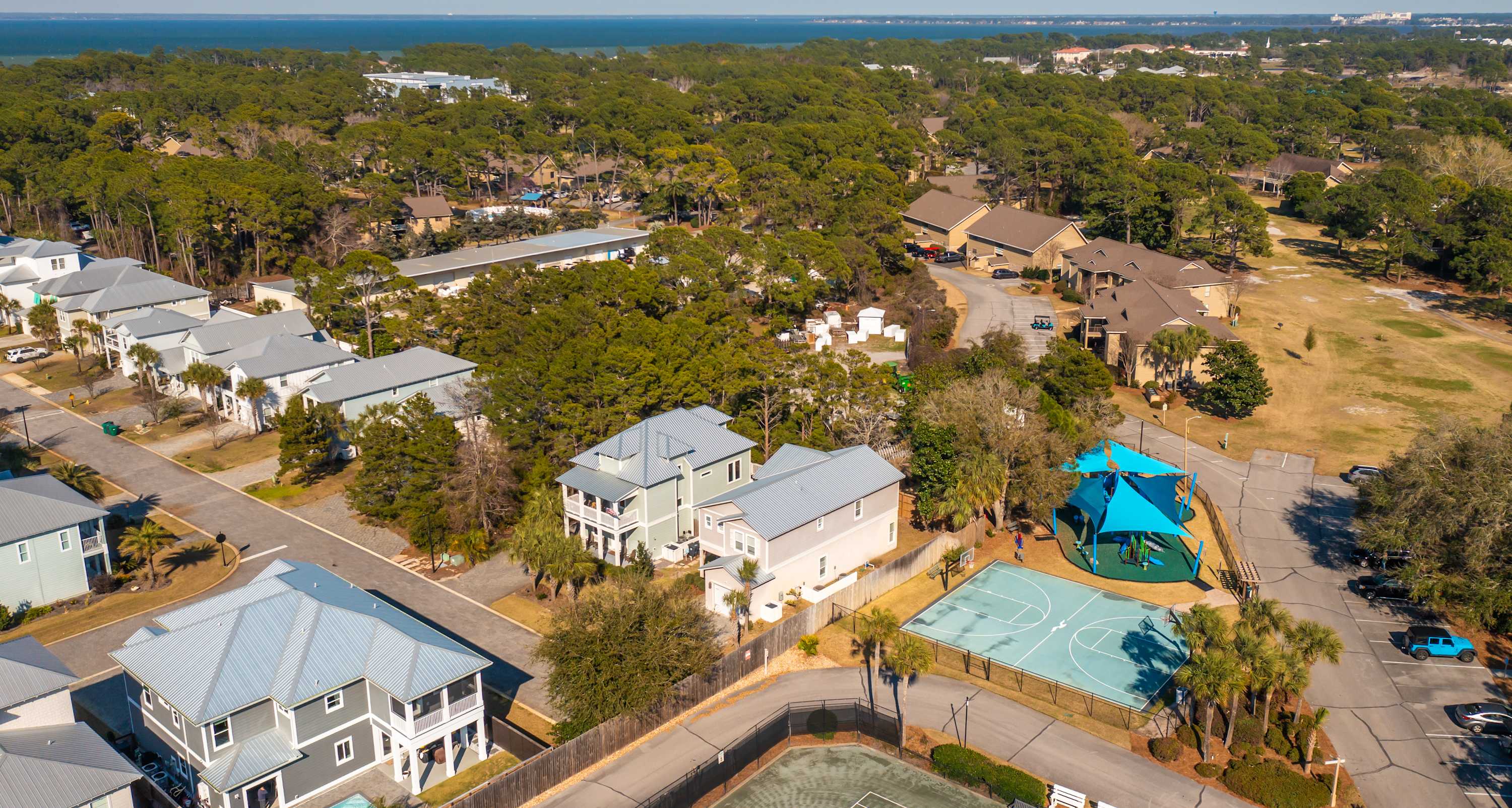 337 Lakeland Dr