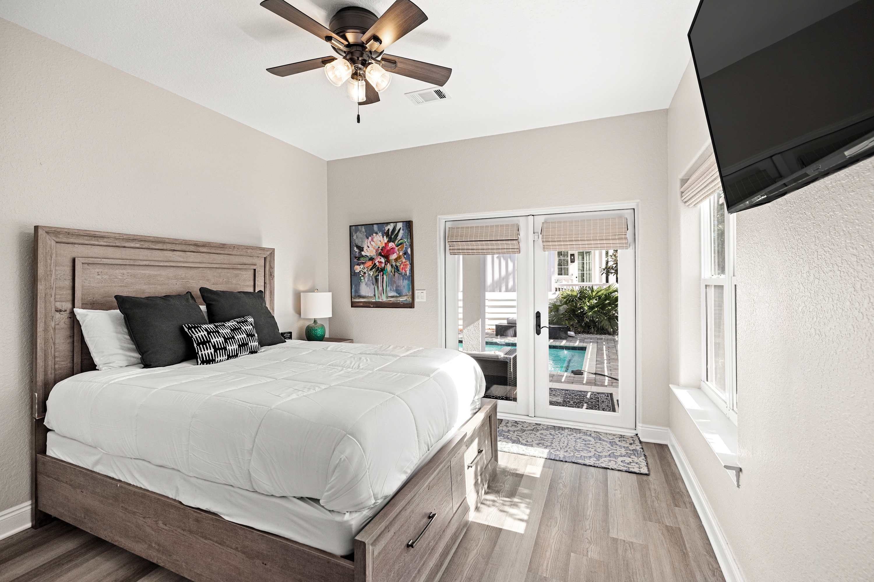 Gulf Coast Retreat with Pool < 1 Mile to Beach