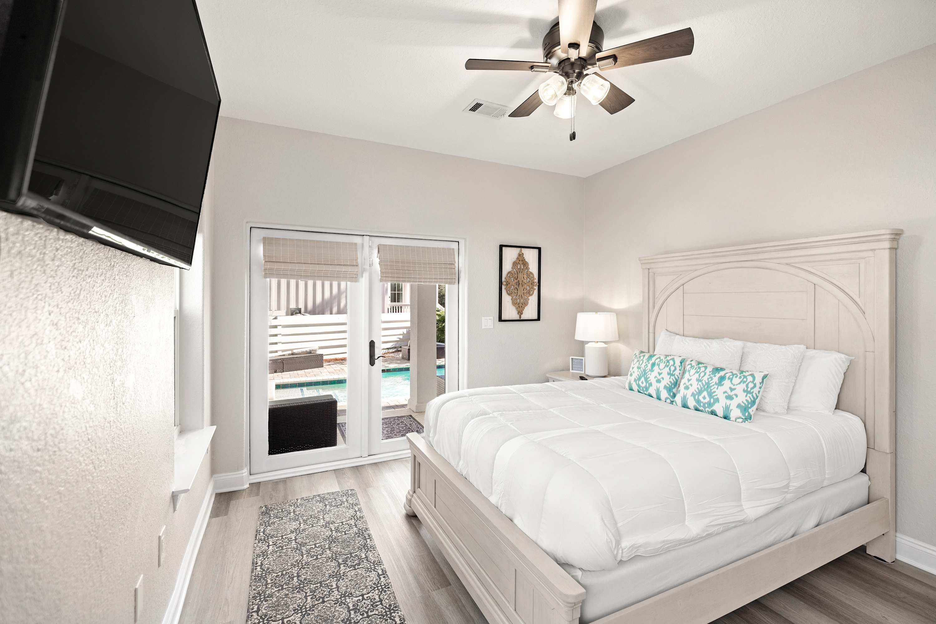 Gulf Coast Retreat with Pool < 1 Mile to Beach