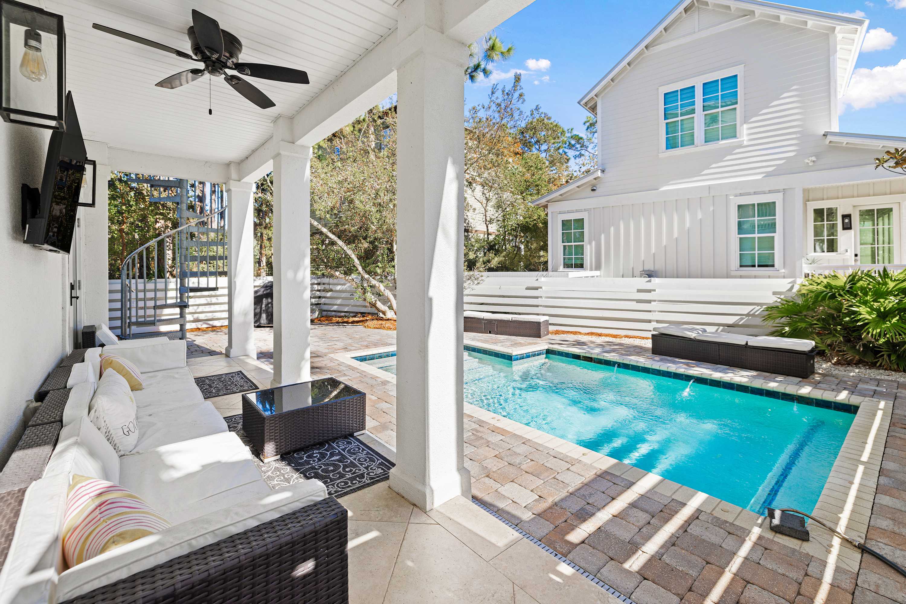 Gulf Coast Retreat with Pool < 1 Mile to Beach