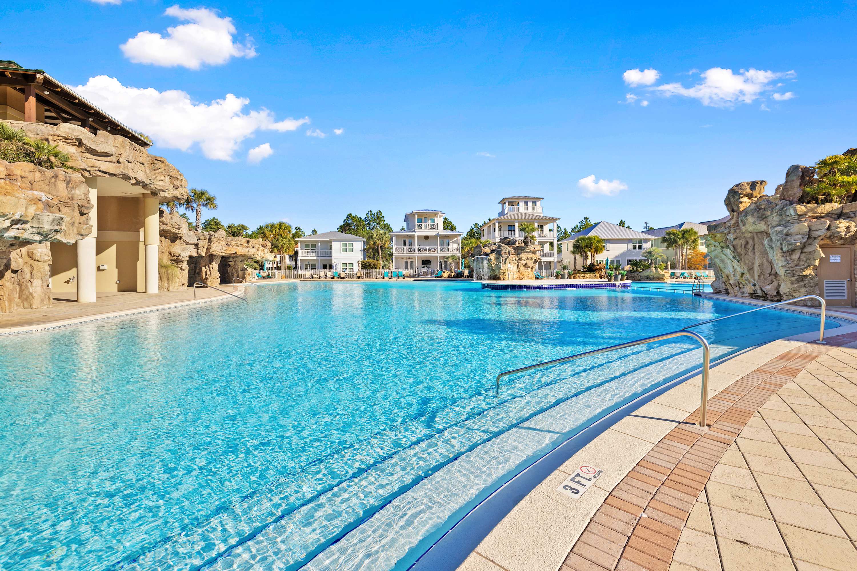 Gulf Coast Retreat with Pool < 1 Mile to Beach