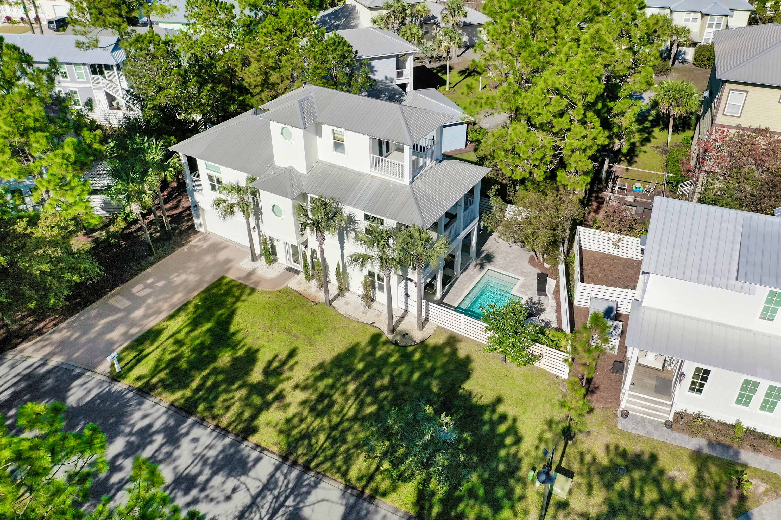Gulf Coast Retreat with Pool < 1 Mile to Beach