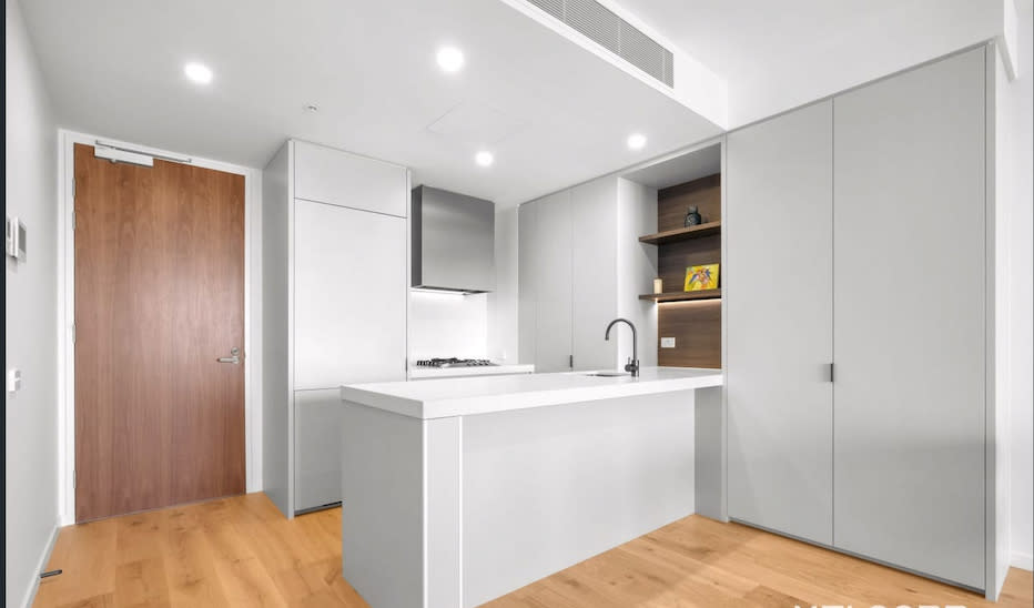 Stylish 1 Bedroom Apartment with carpark