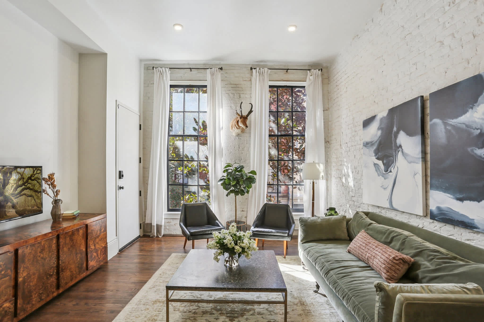 Space & Luxury in CBD | Steps To FQ — New Orleans, LA — vacation rental
