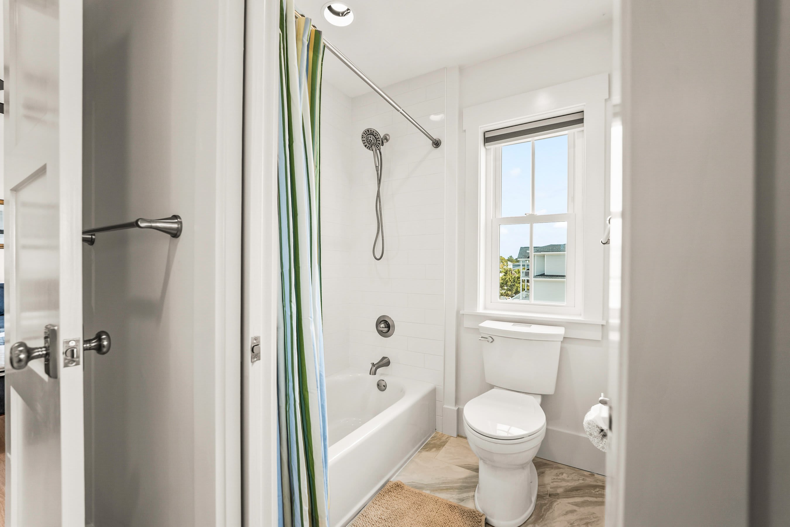 Jack and Jill Bathroom with Tub/Shower Combo