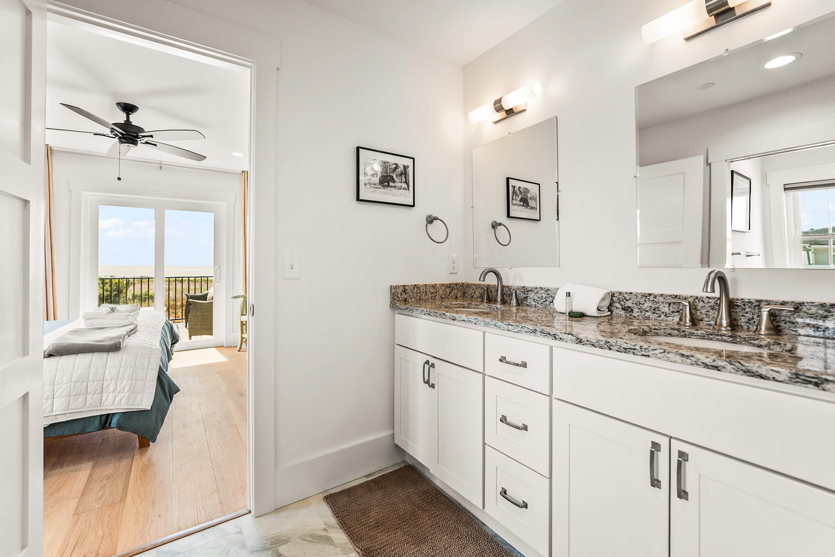 Jack and Jill Bathroom with Tub/Shower Combo