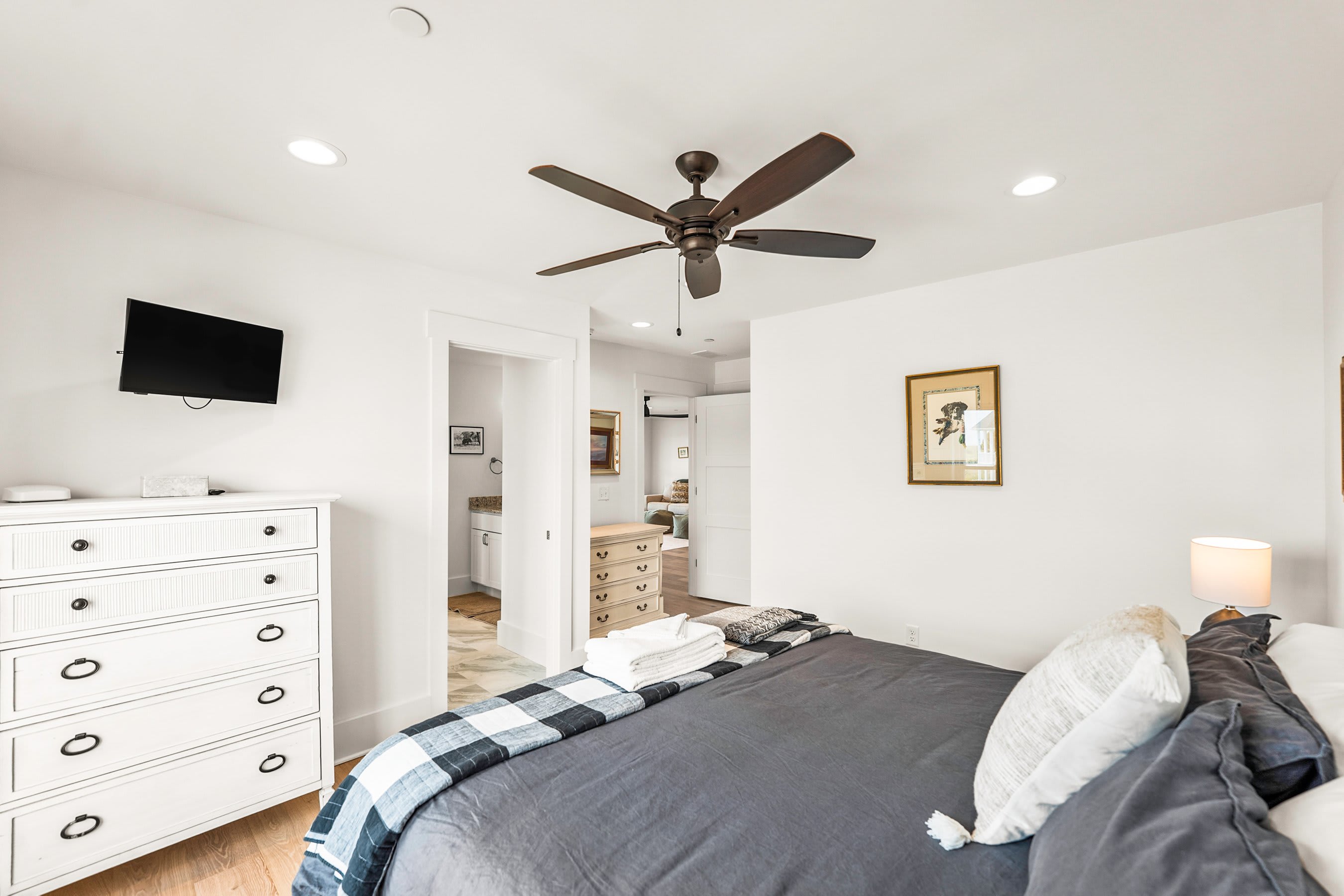 Guest Bedroom 4