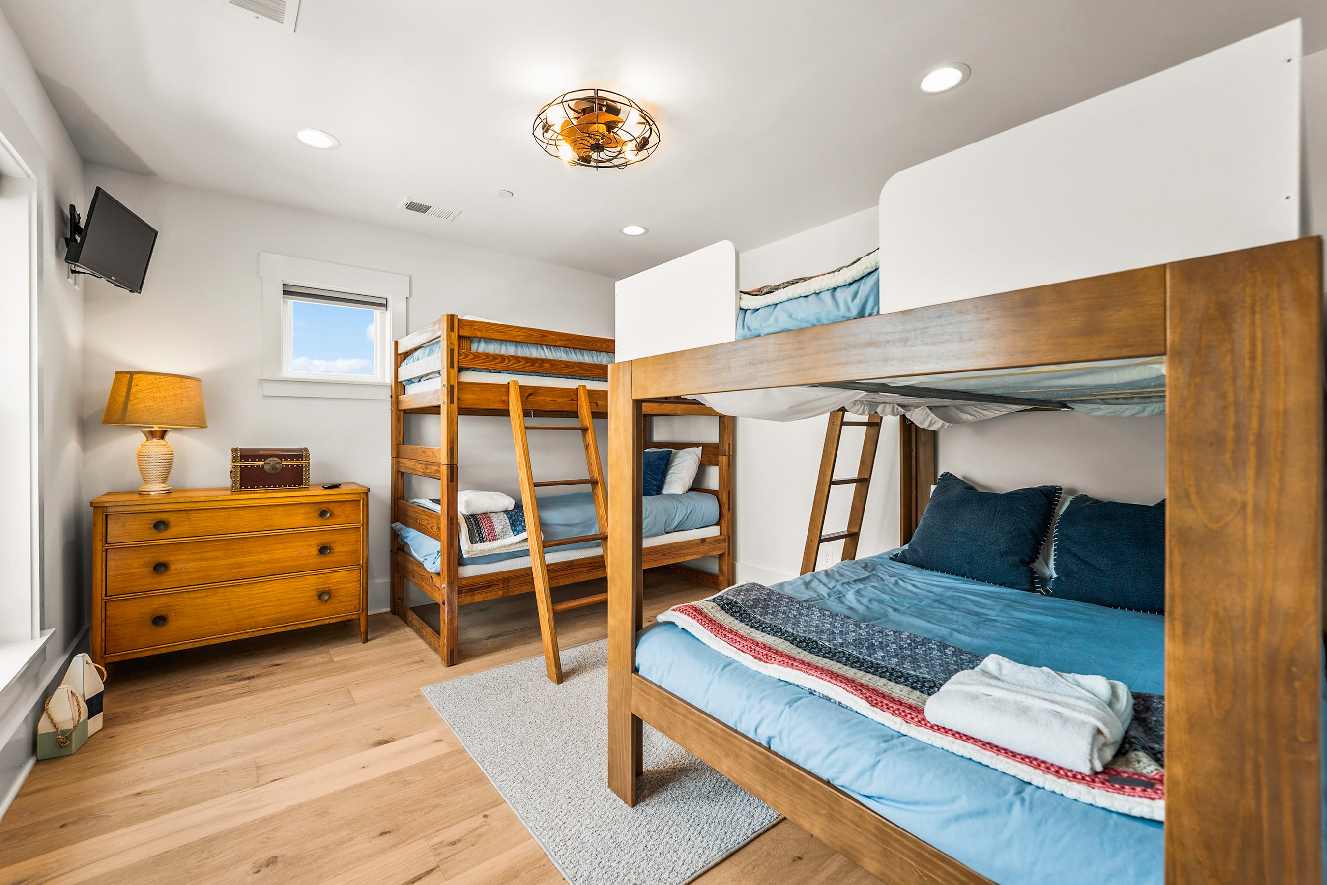 Bunk Bedroom 2