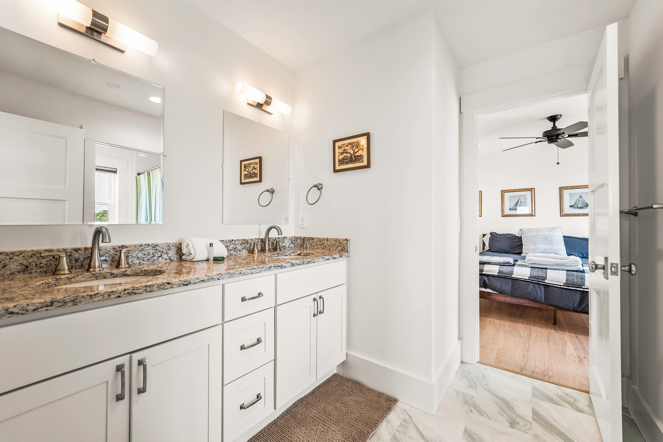 Jack and Jill Bathroom with Tub/Shower Combo