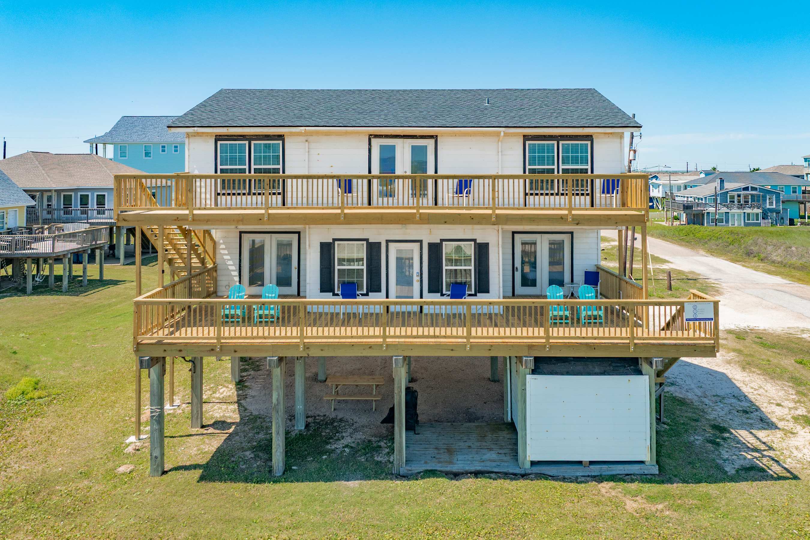 The Shoreline Social Front Row Beach Home Cheers 3