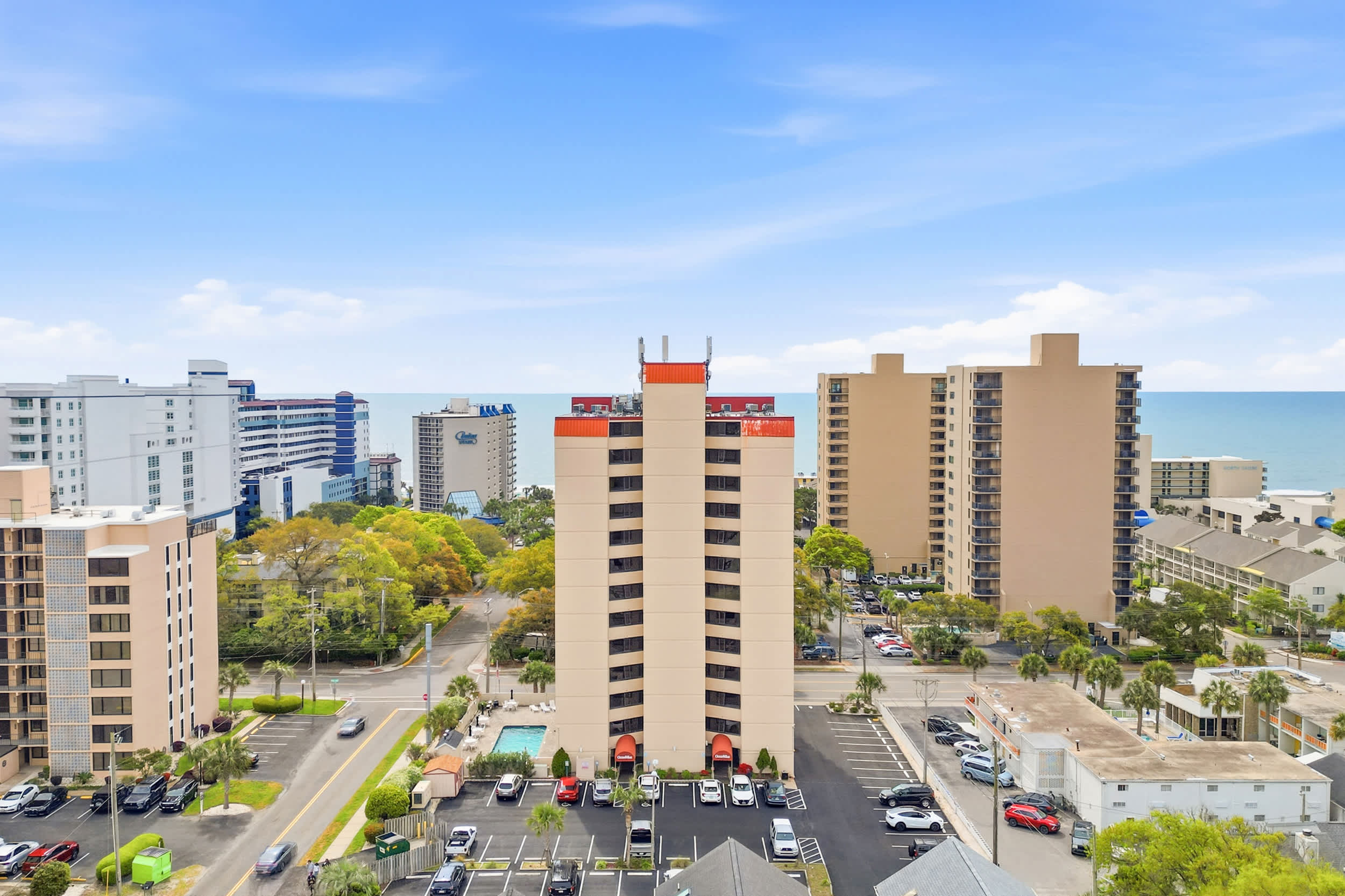 Ocean View Top Floor Condo w Pool and Hot Tub