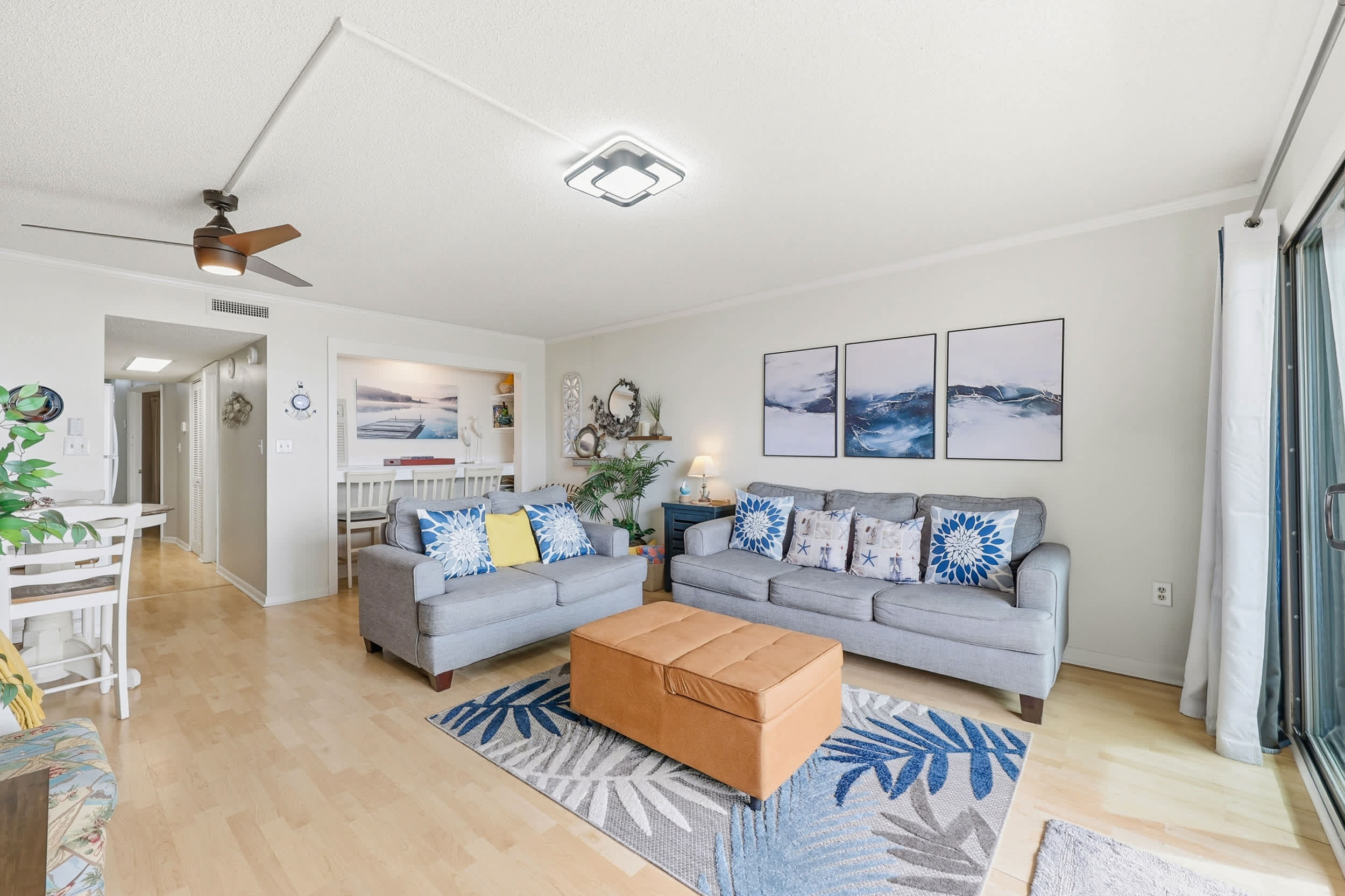 Ocean View Top Floor Condo w Pool and Hot Tub