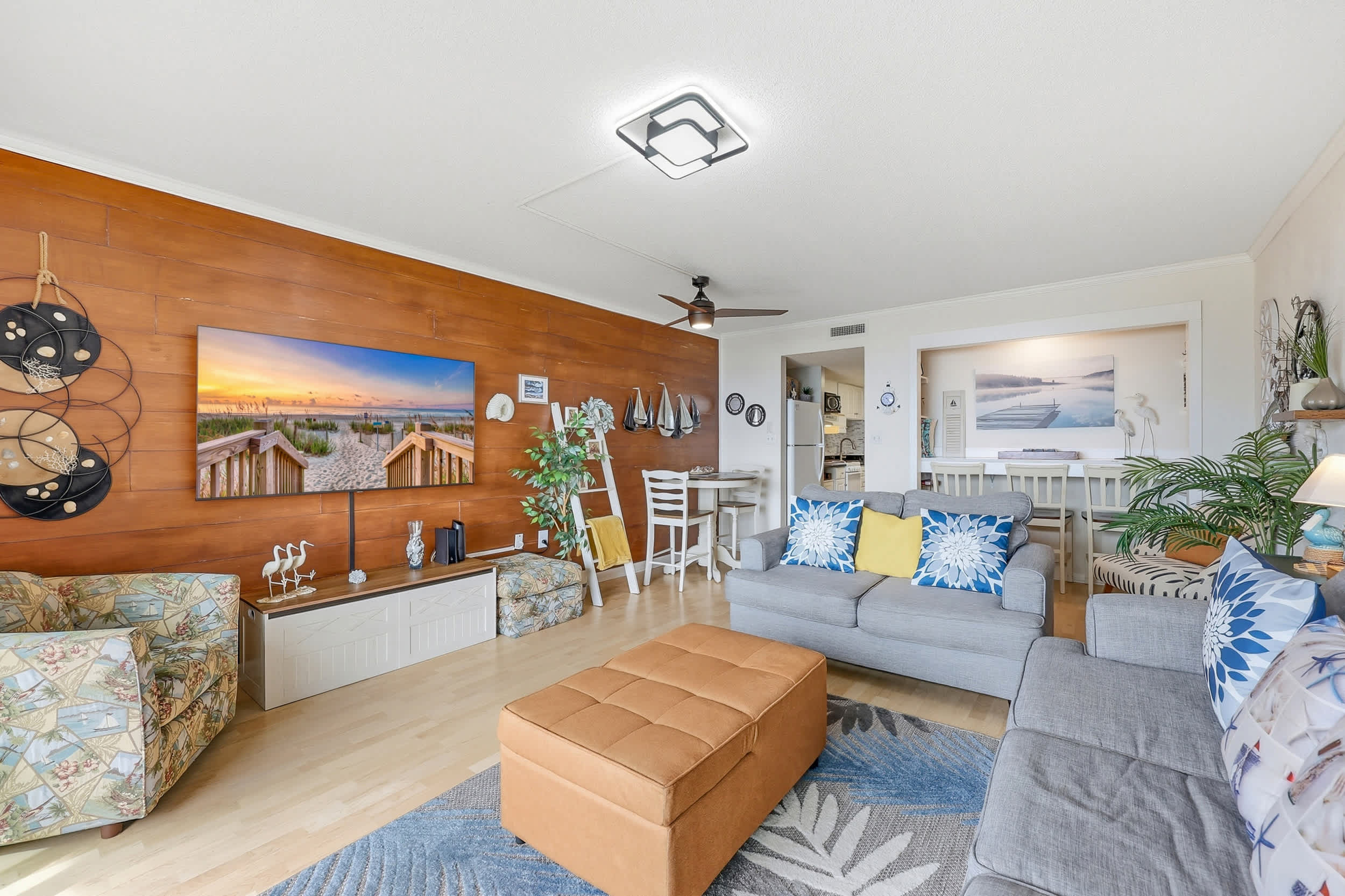 Ocean View Top Floor Condo w Pool and Hot Tub