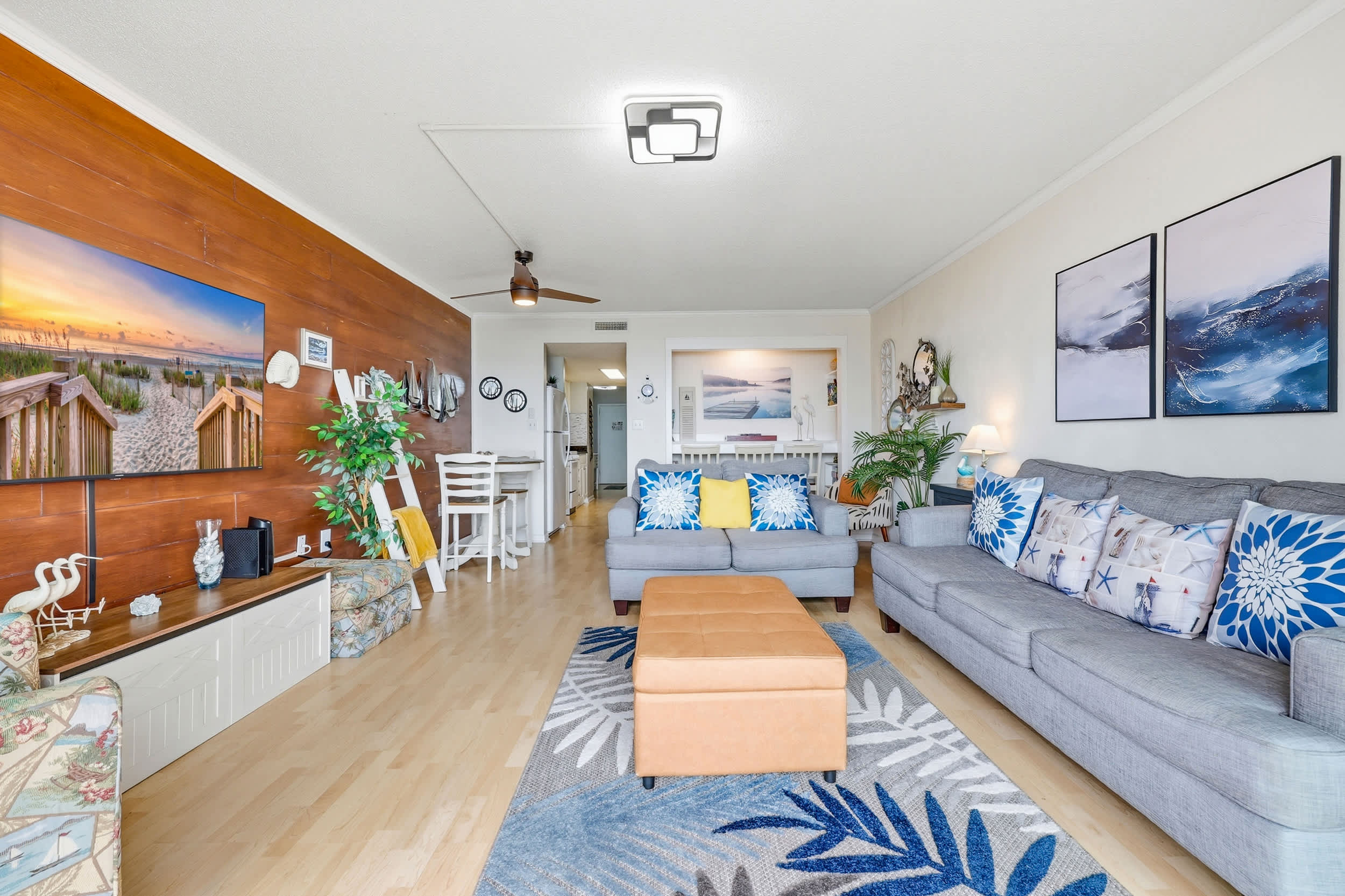 Ocean View Top Floor Condo w Pool and Hot Tub