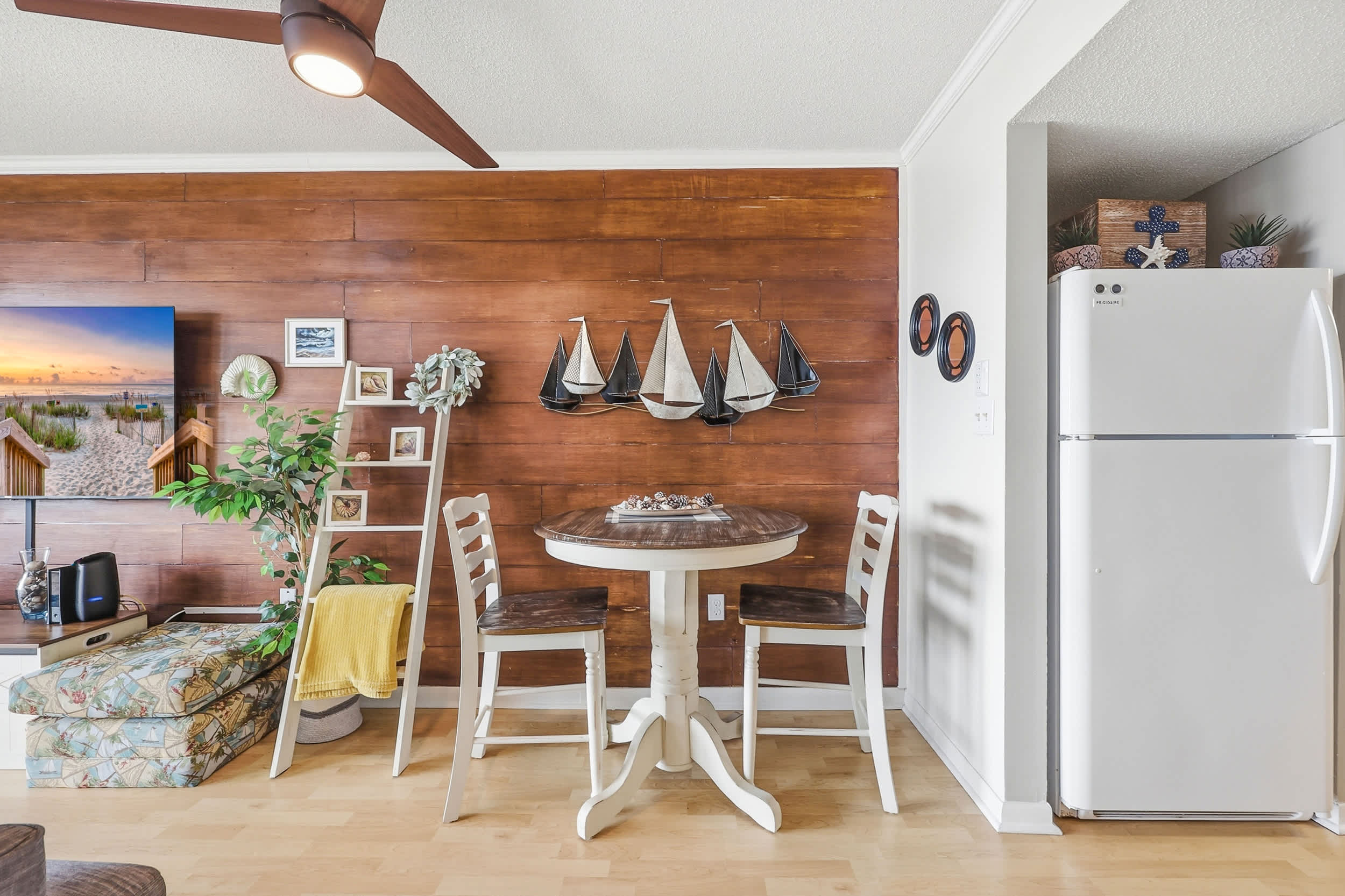 Ocean View Top Floor Condo w Pool and Hot Tub