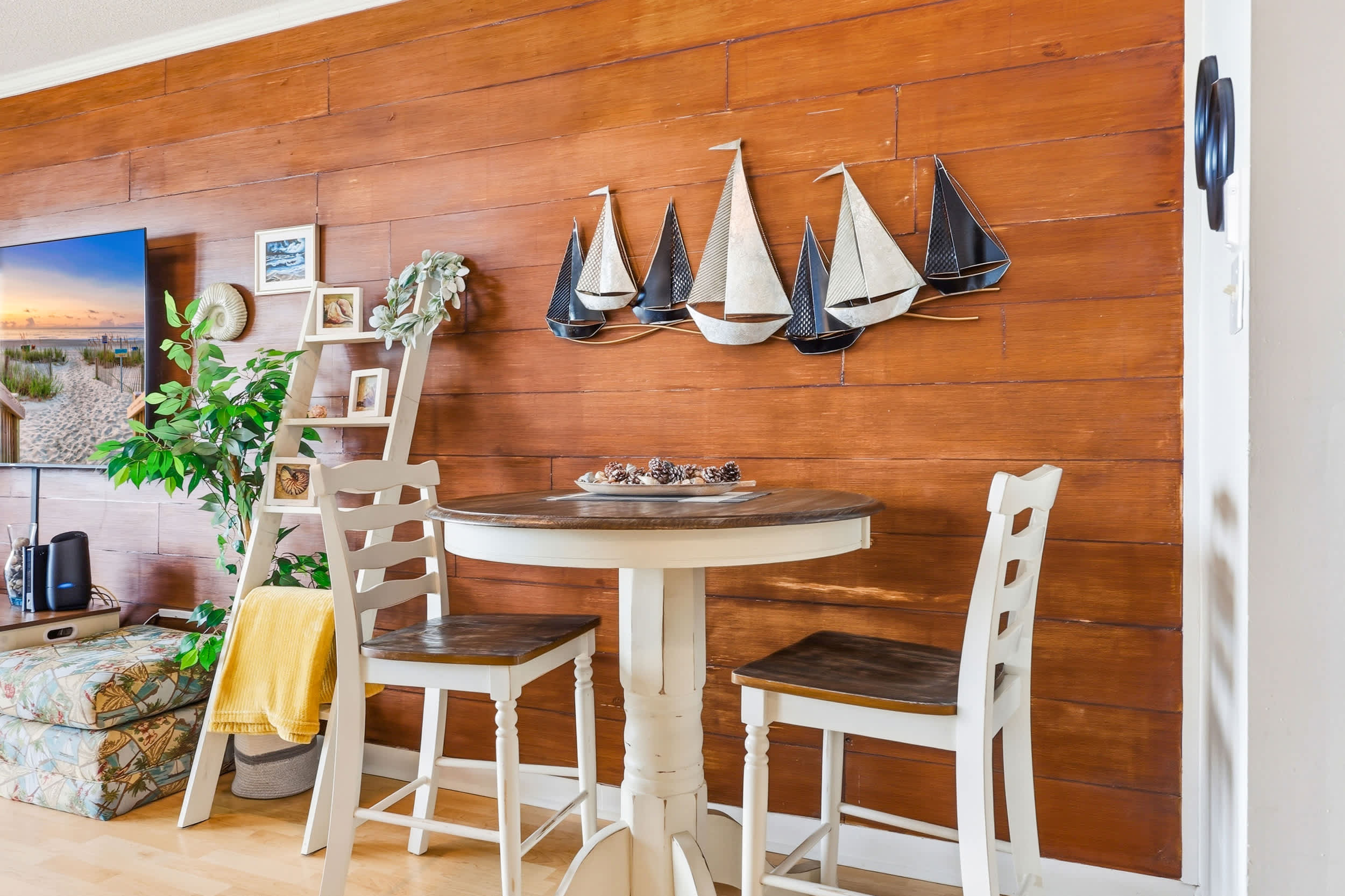 Ocean View Top Floor Condo w Pool and Hot Tub