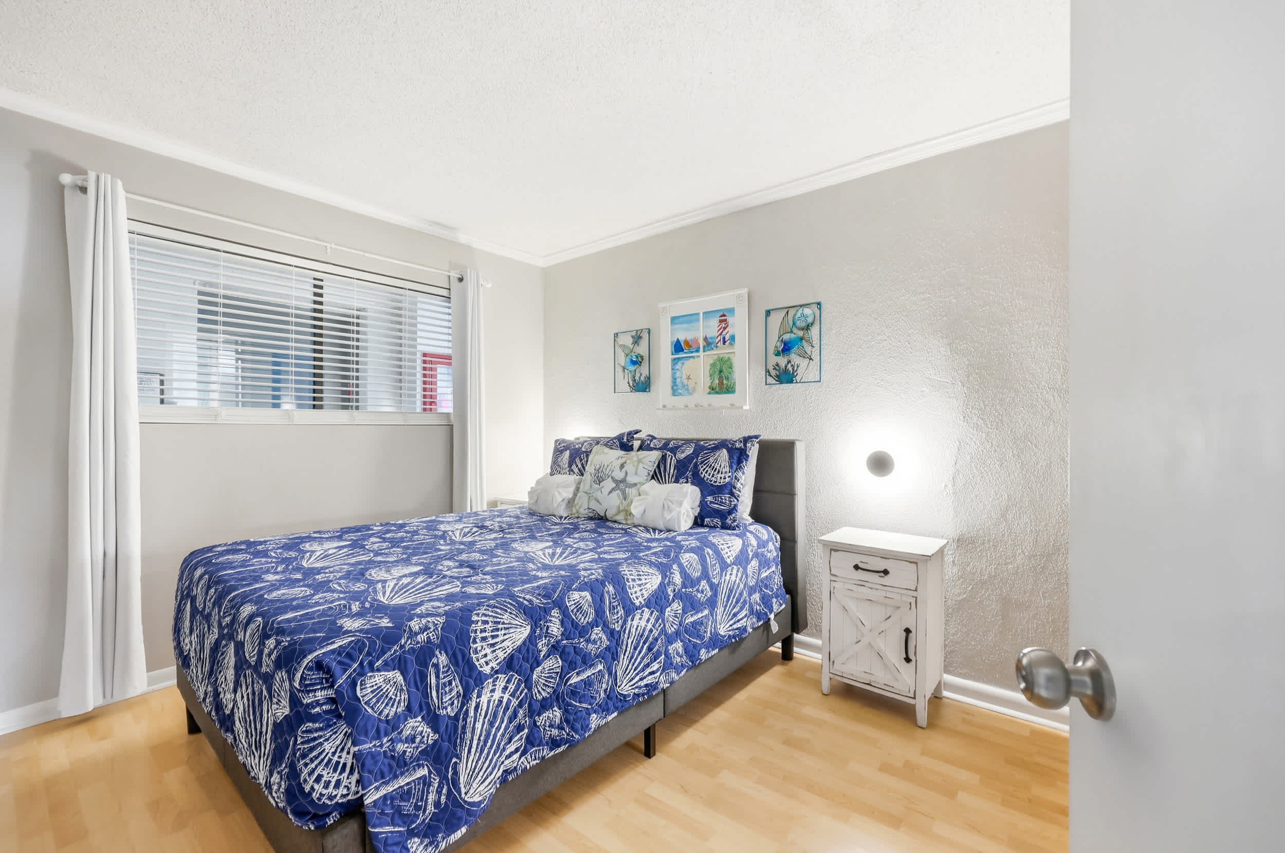 Ocean View Top Floor Condo w Pool and Hot Tub