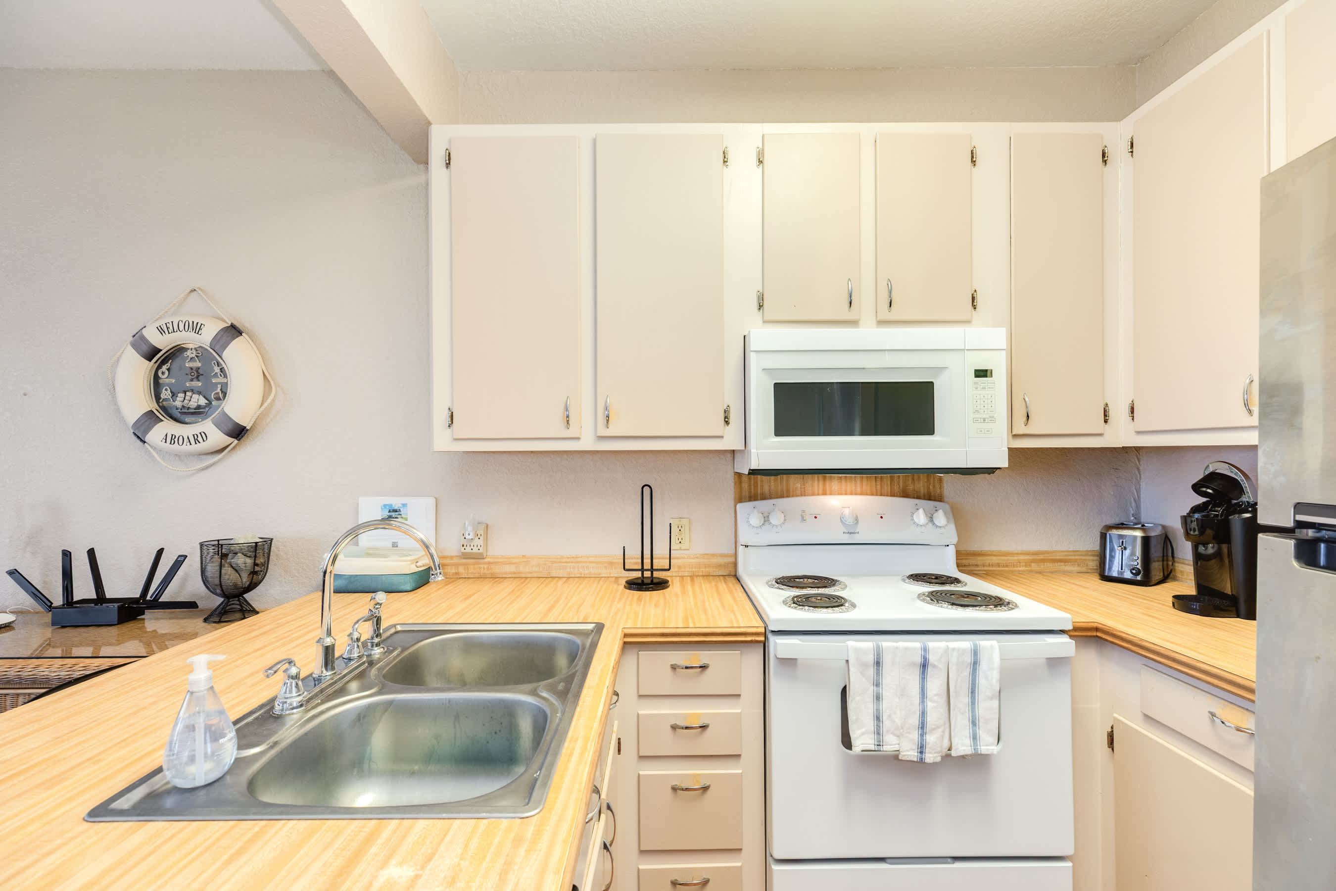 The Shoreline Social Front Row Beach Home Cheers 9