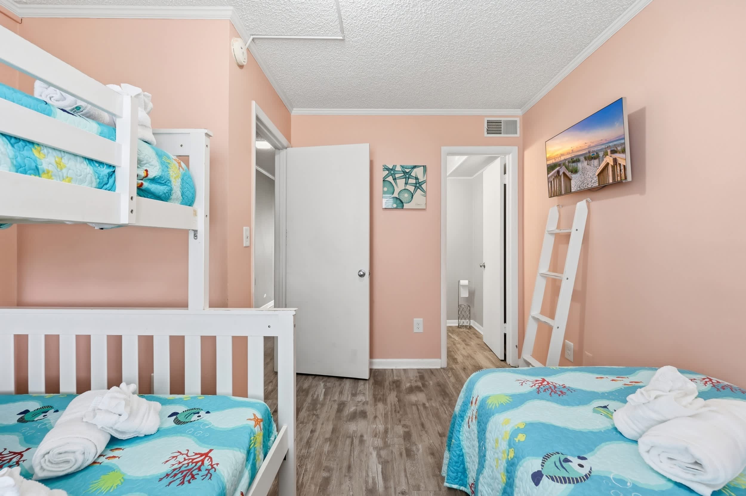 Sweet Caroline Remodeled with Partial Ocean View and Oceanfront Pool