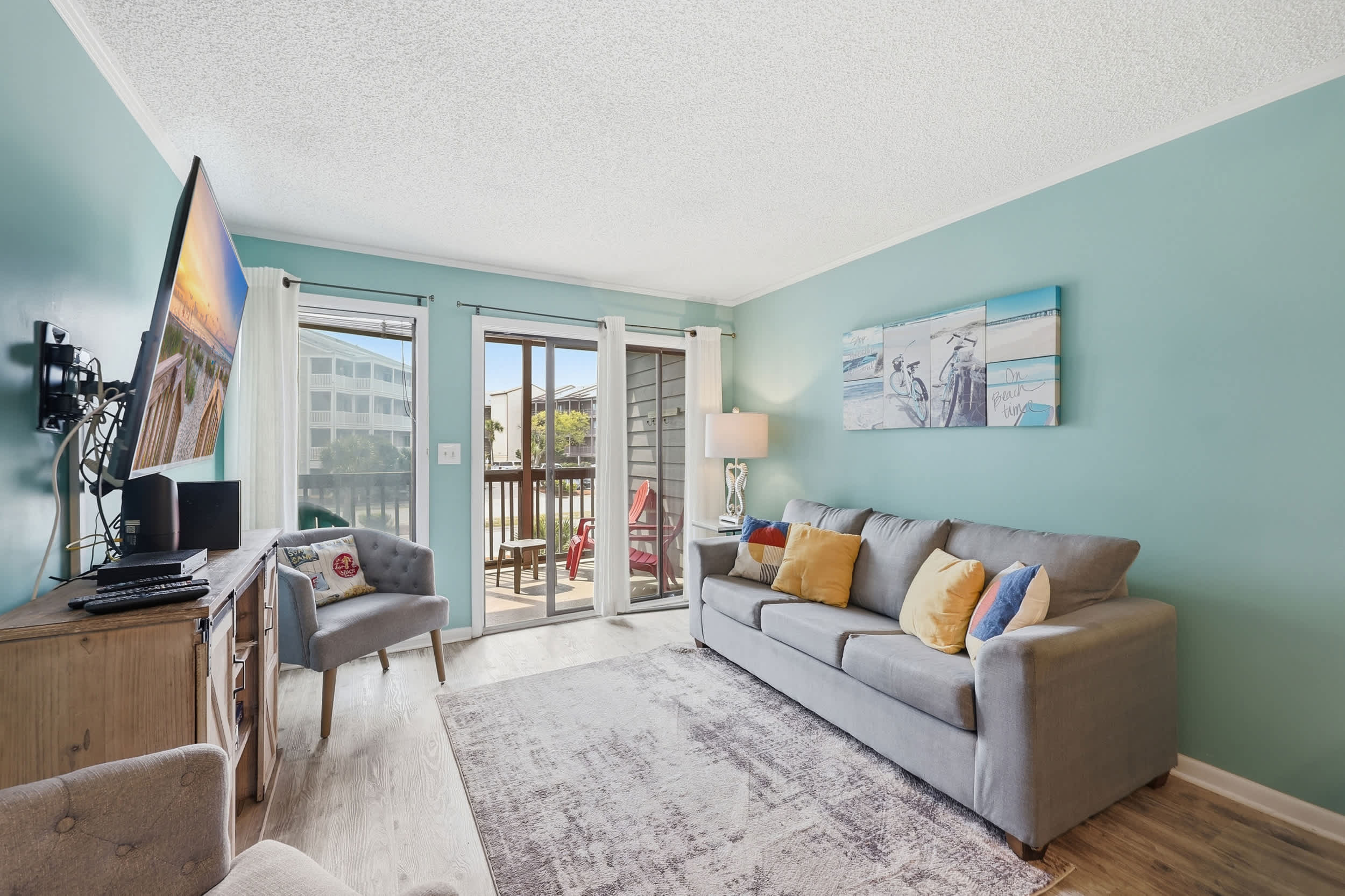 Sweet Caroline Remodeled with Partial Ocean View and Oceanfront Pool