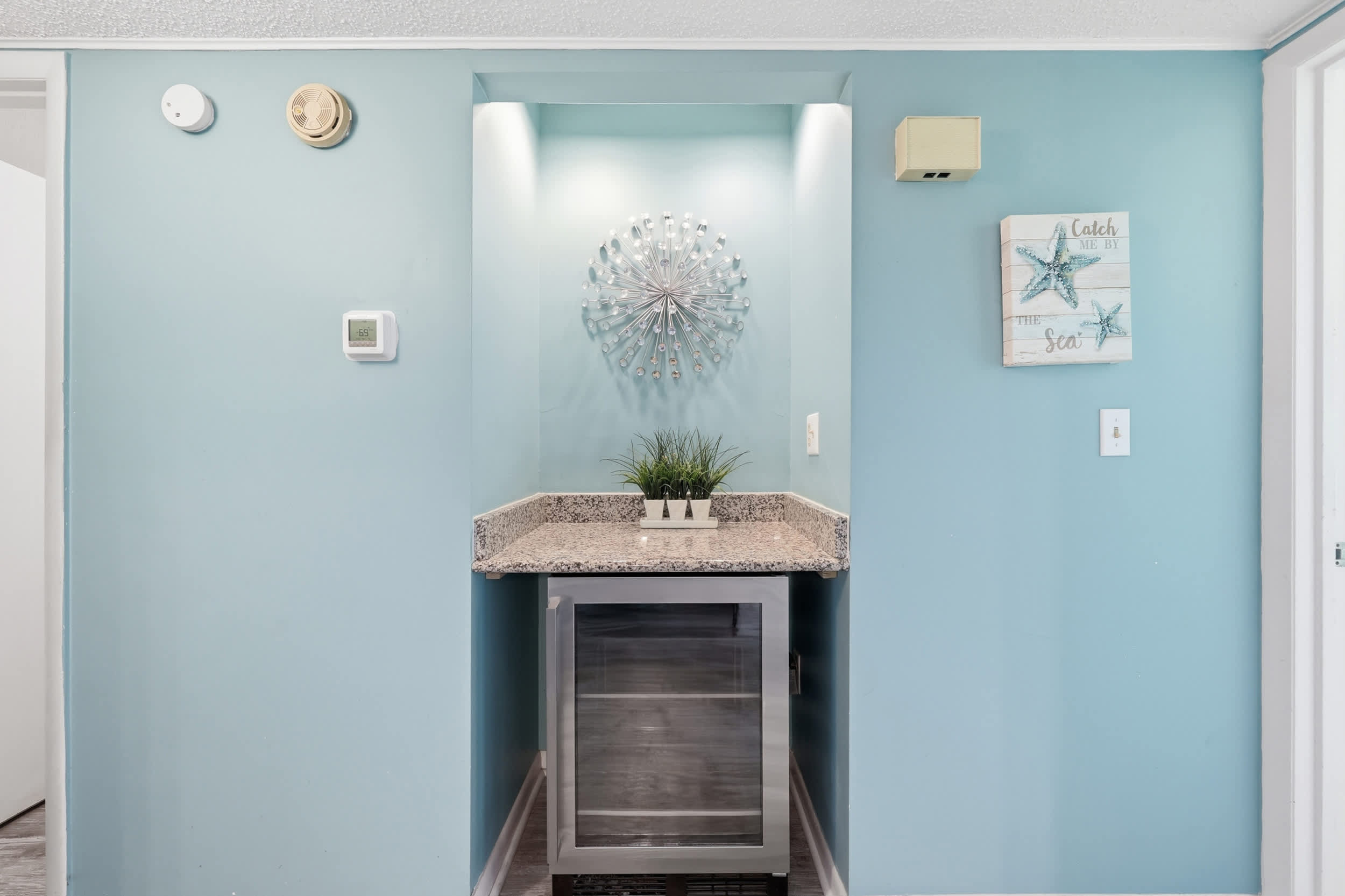 Sweet Caroline Remodeled with Partial Ocean View and Oceanfront Pool
