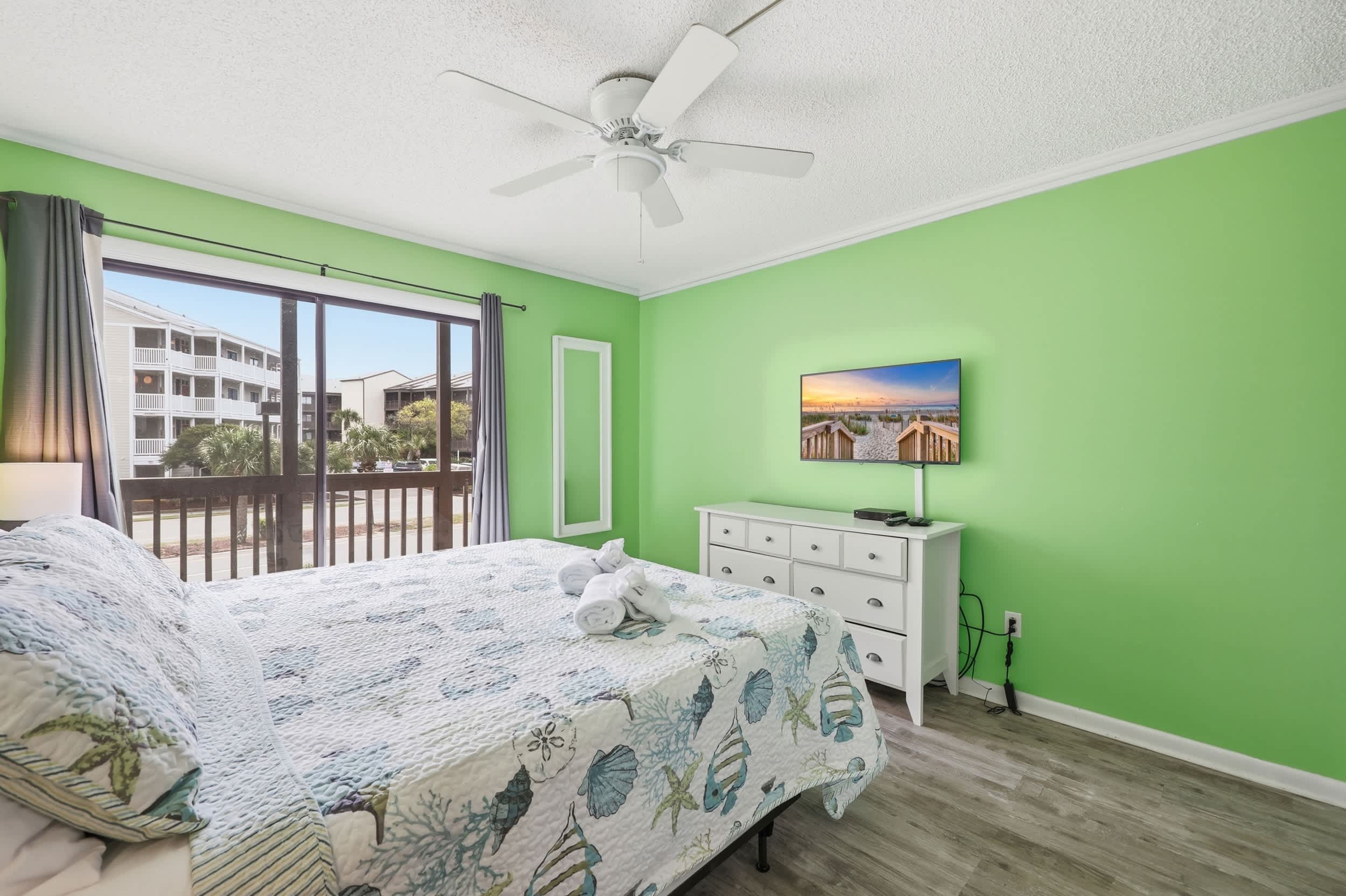 Sweet Caroline Remodeled with Partial Ocean View and Oceanfront Pool