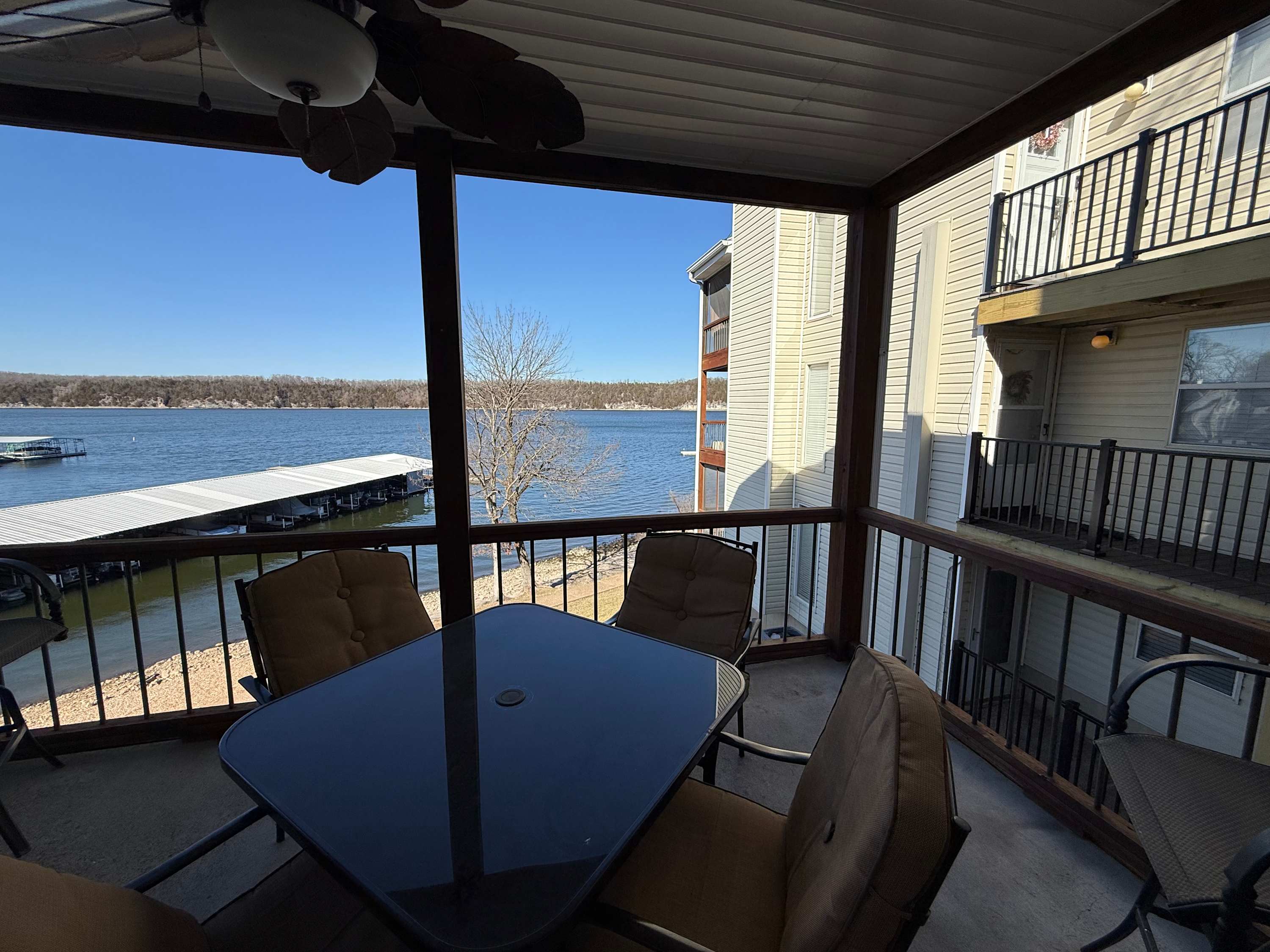 Breakwater Bliss - Comfort, views, and laid-back lake living