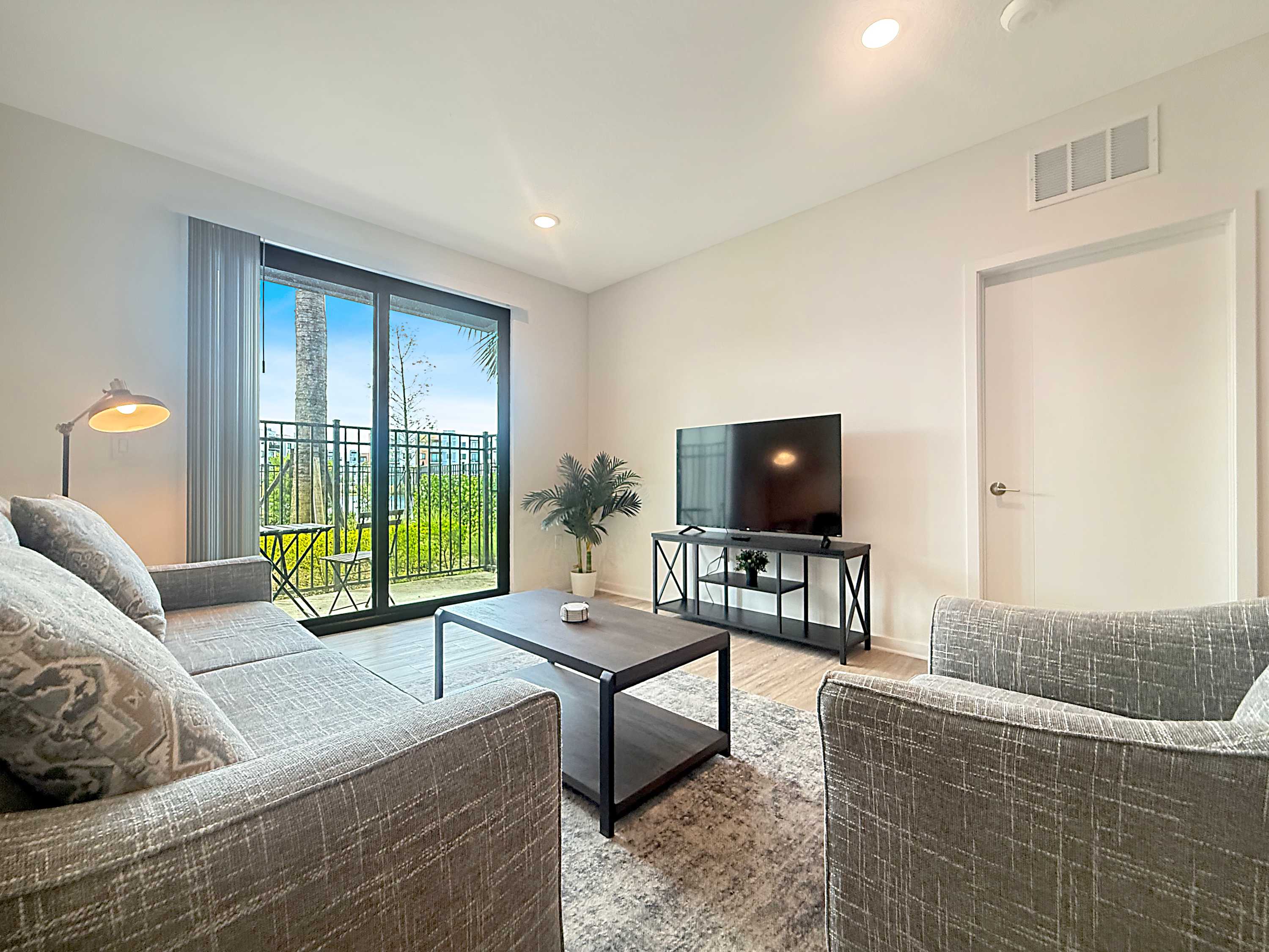 Luxury 1 BR Apartment, Lakewood Ranch, Water Views