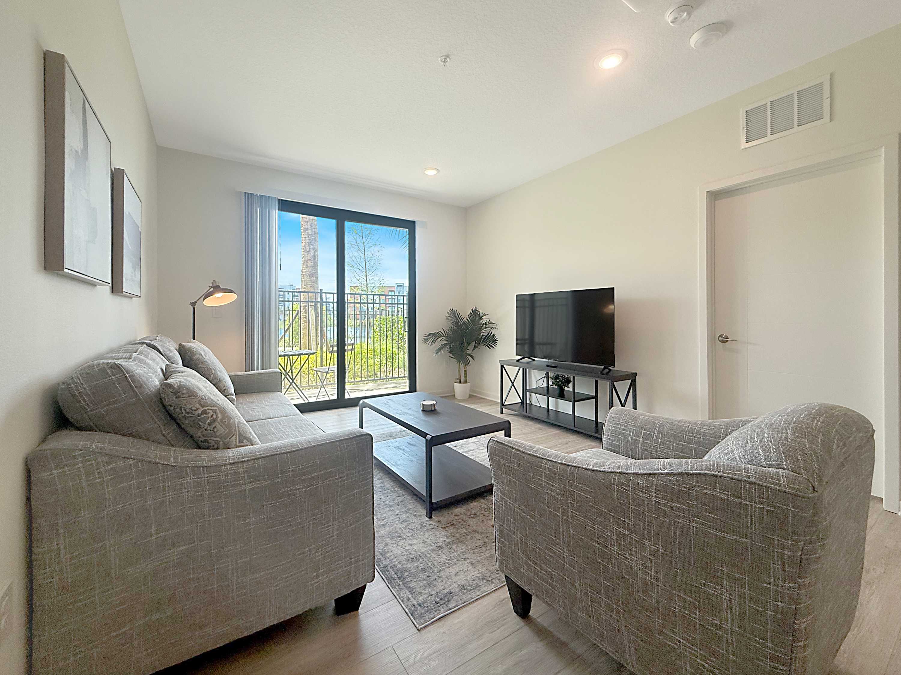 Luxury 1 BR Apartment, Lakewood Ranch, Water Views