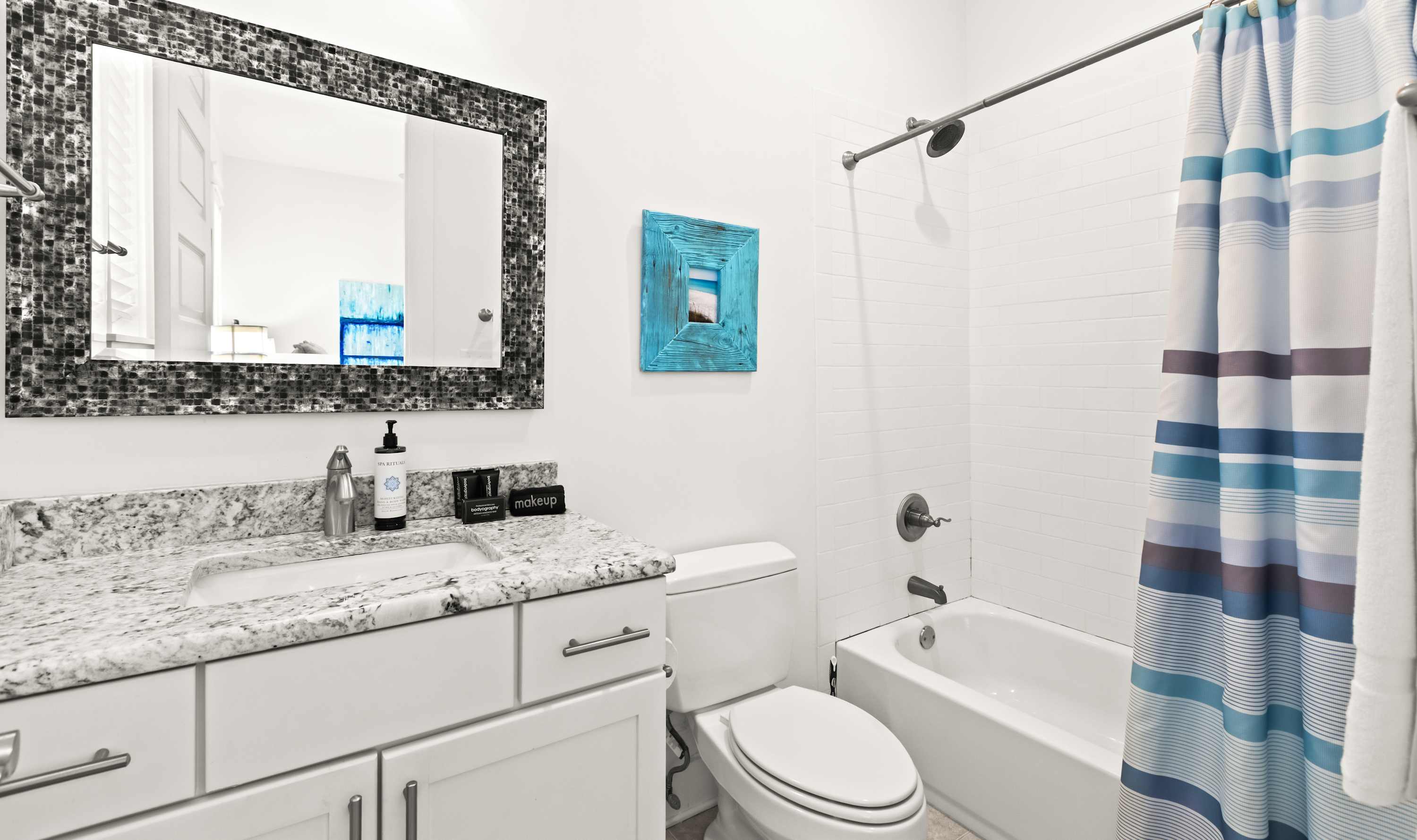 Santa Rosa Getaway | Shared Pool + Golf Cart