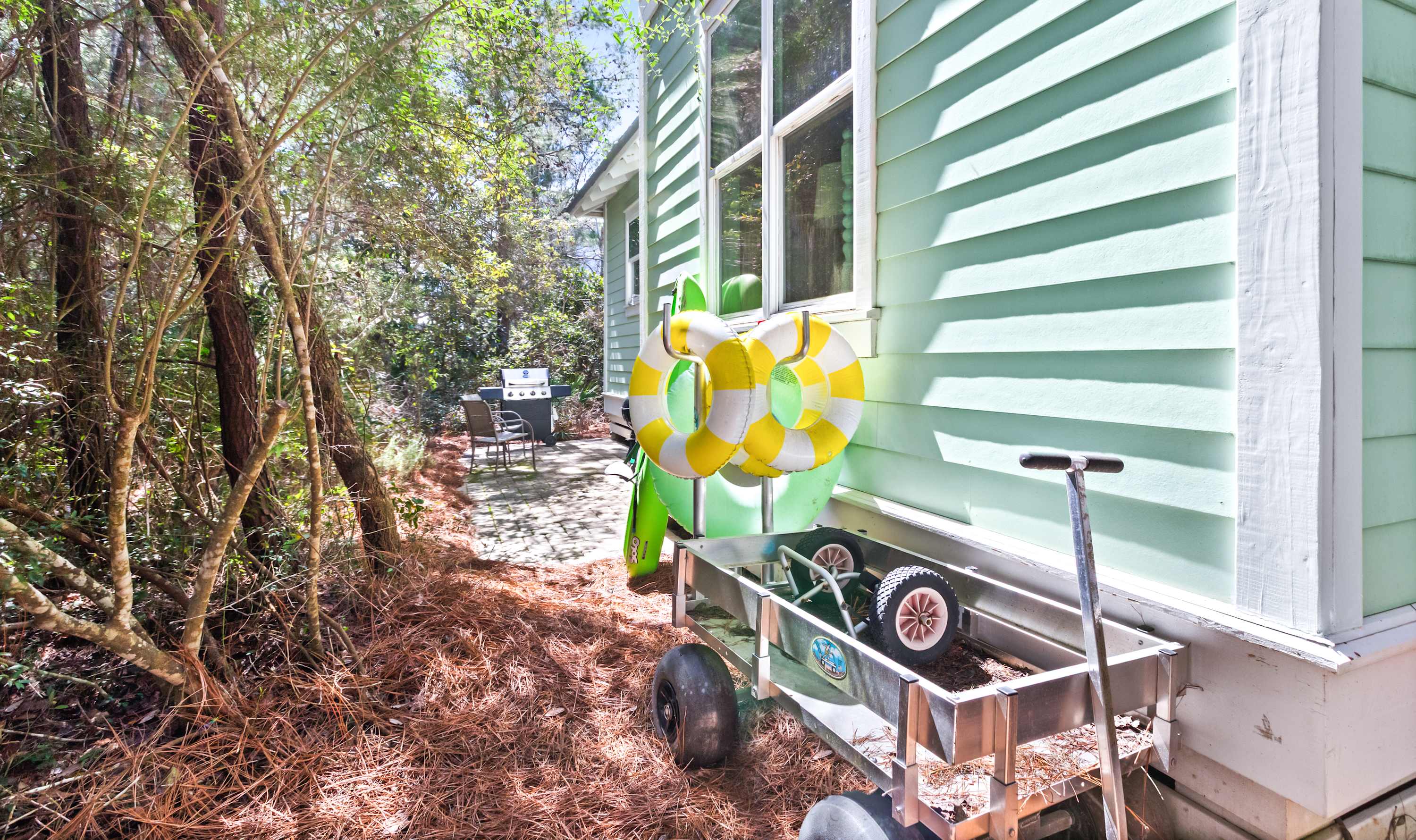 Santa Rosa Getaway | Shared Pool + Golf Cart